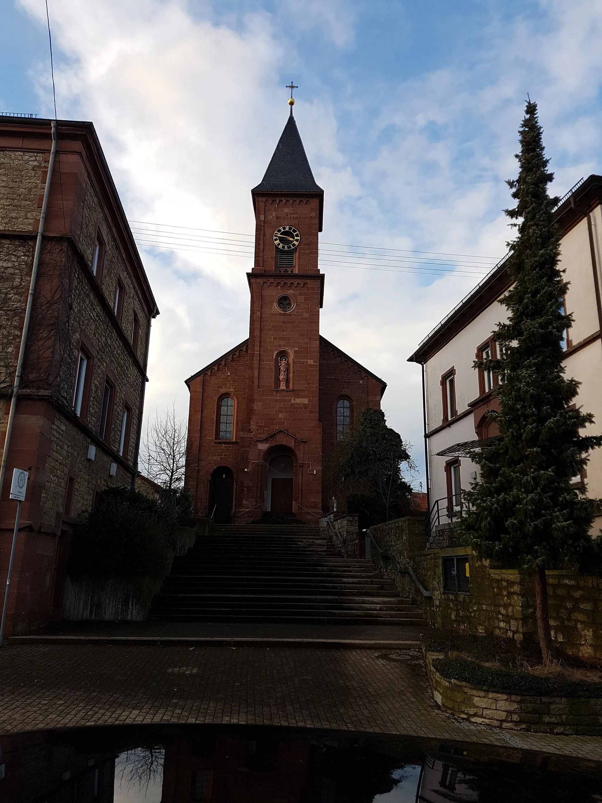 Photo showing: Die Kirche St. Kilian in Pülfringen