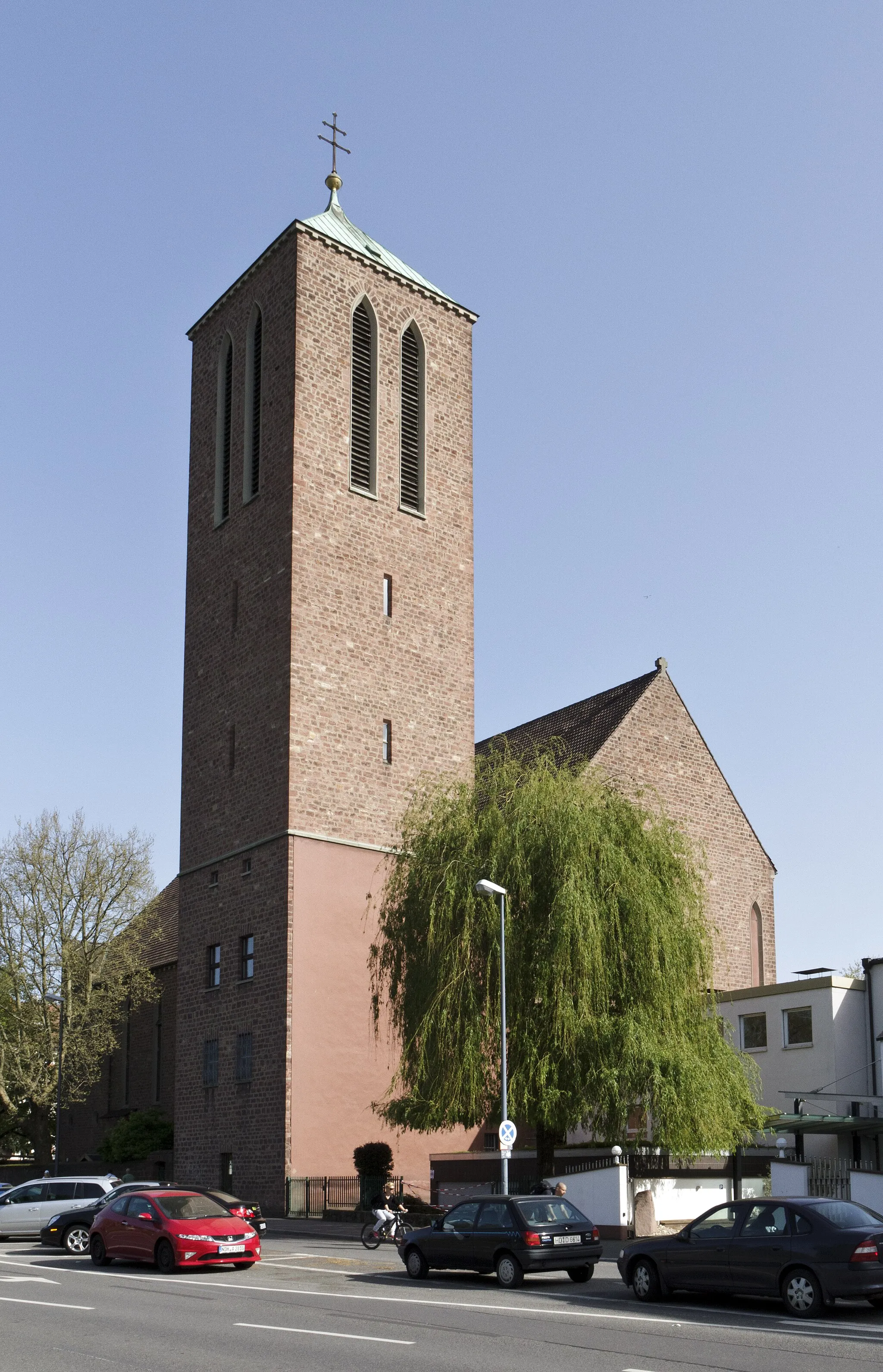 Photo showing: Heidelberg, Stadtteil Bergheim, katholische St.-Albert-Kirche