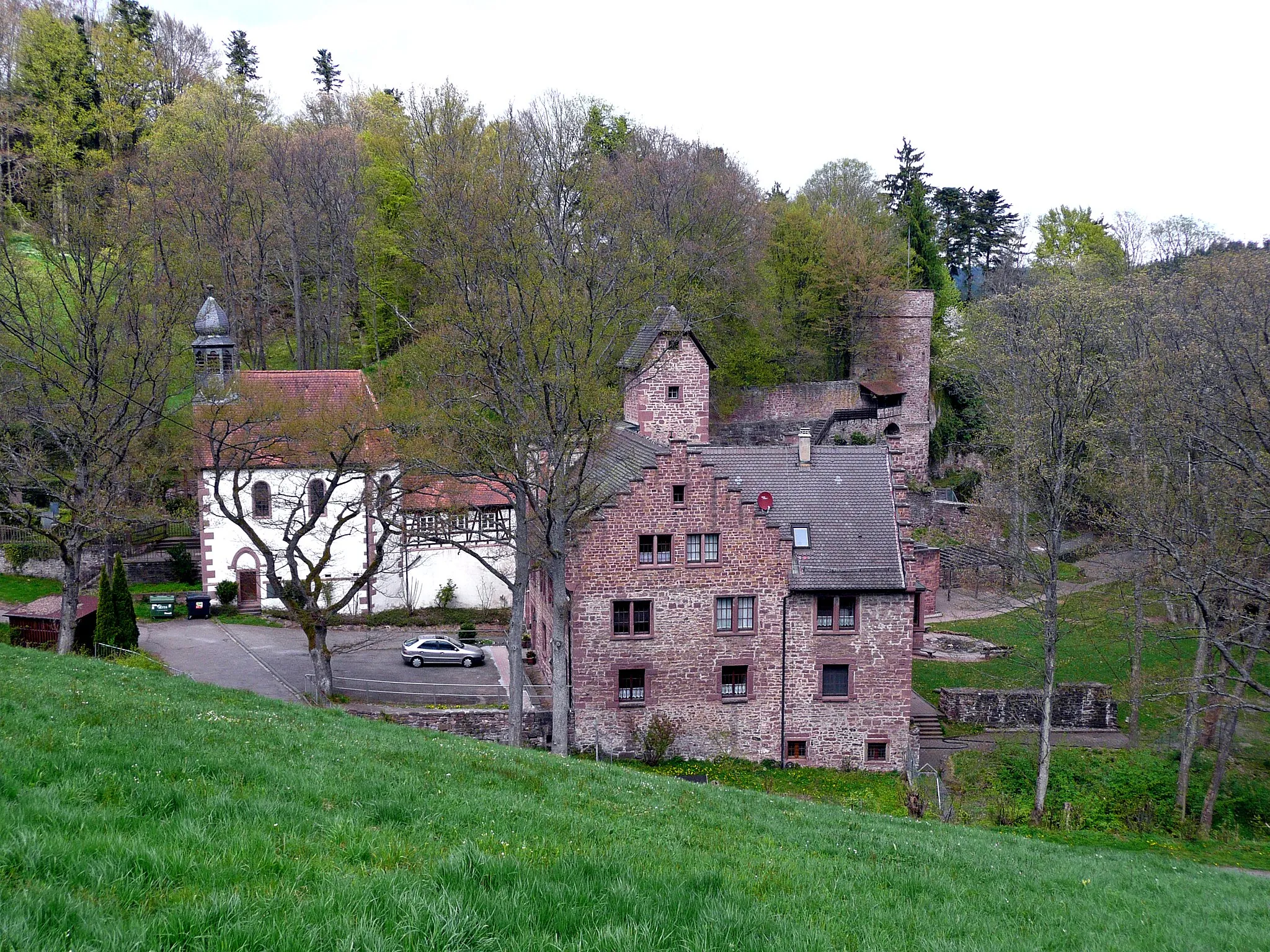 Photo showing: Burg Steinegg, seit 1958 im Besitz der evangelischen Kirchengemeinde Pforzheim