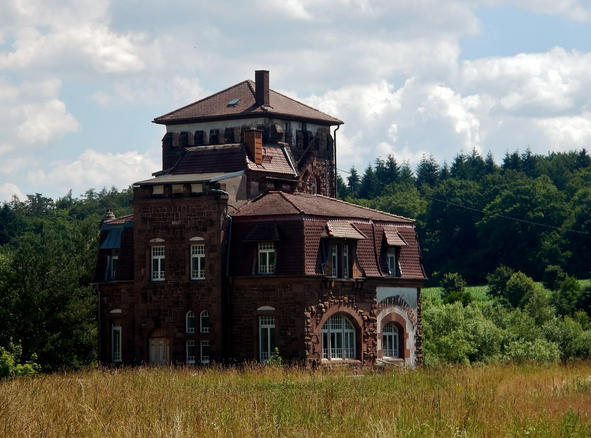 Photo showing: Die „alte Villa" des Kalkwerks in Ittersbach