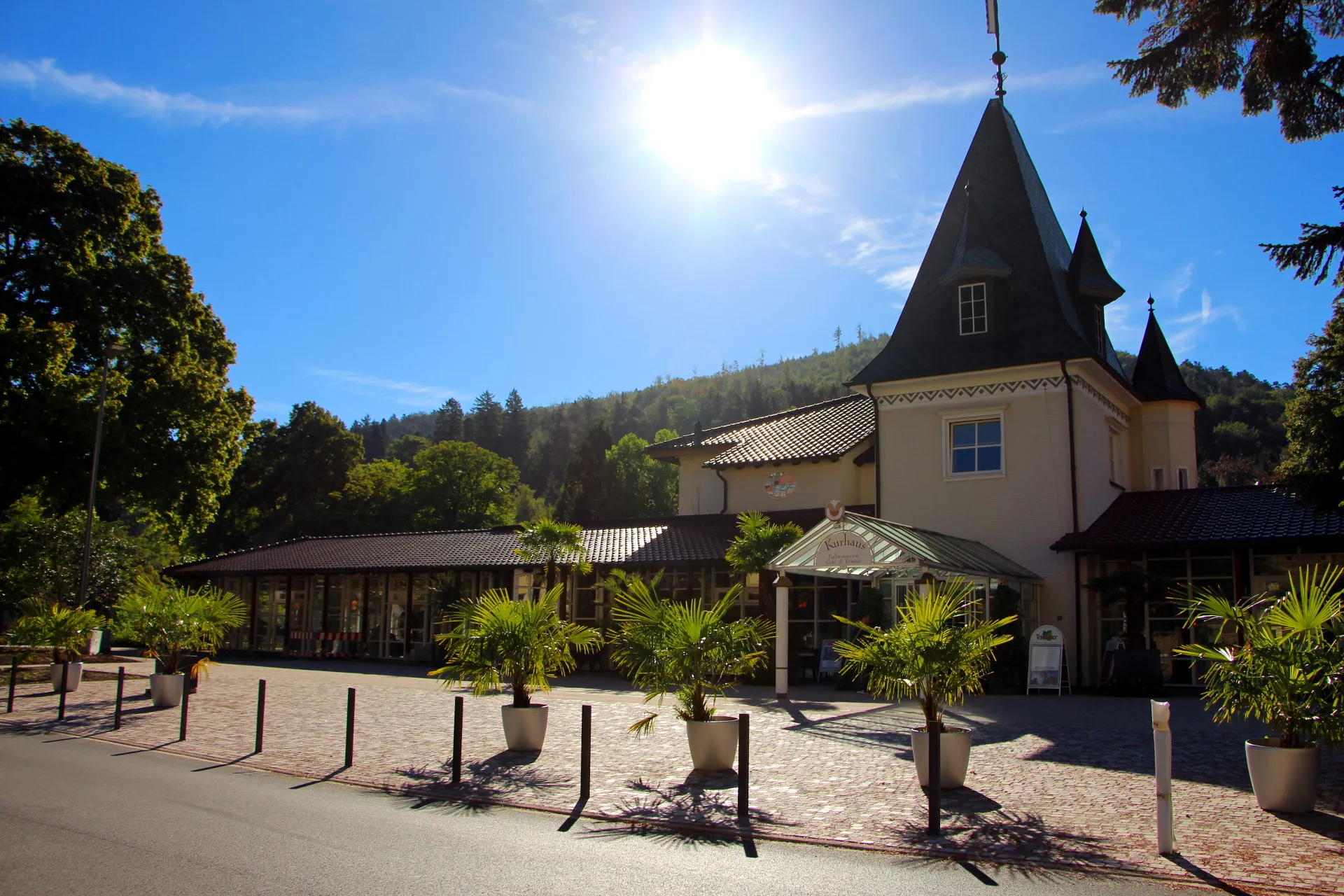 Photo showing: This picture shows the new forecourt of the Kurhaus Bad Herrenalb. It's one of the urban areas that have been renovated due to the Gartenschau 2017.