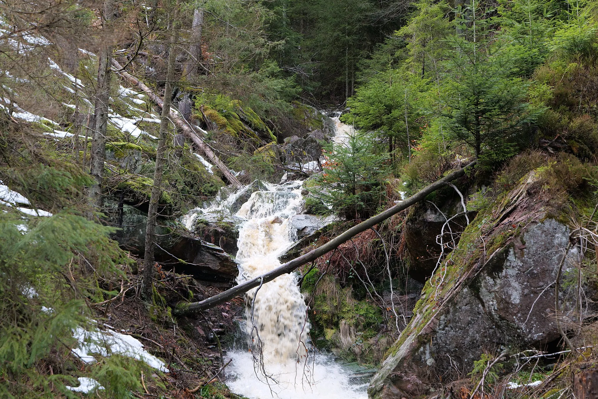 Photo showing: Kammerlochwasserfall nach starken und längeren Regenfällen am 11. März 2020.