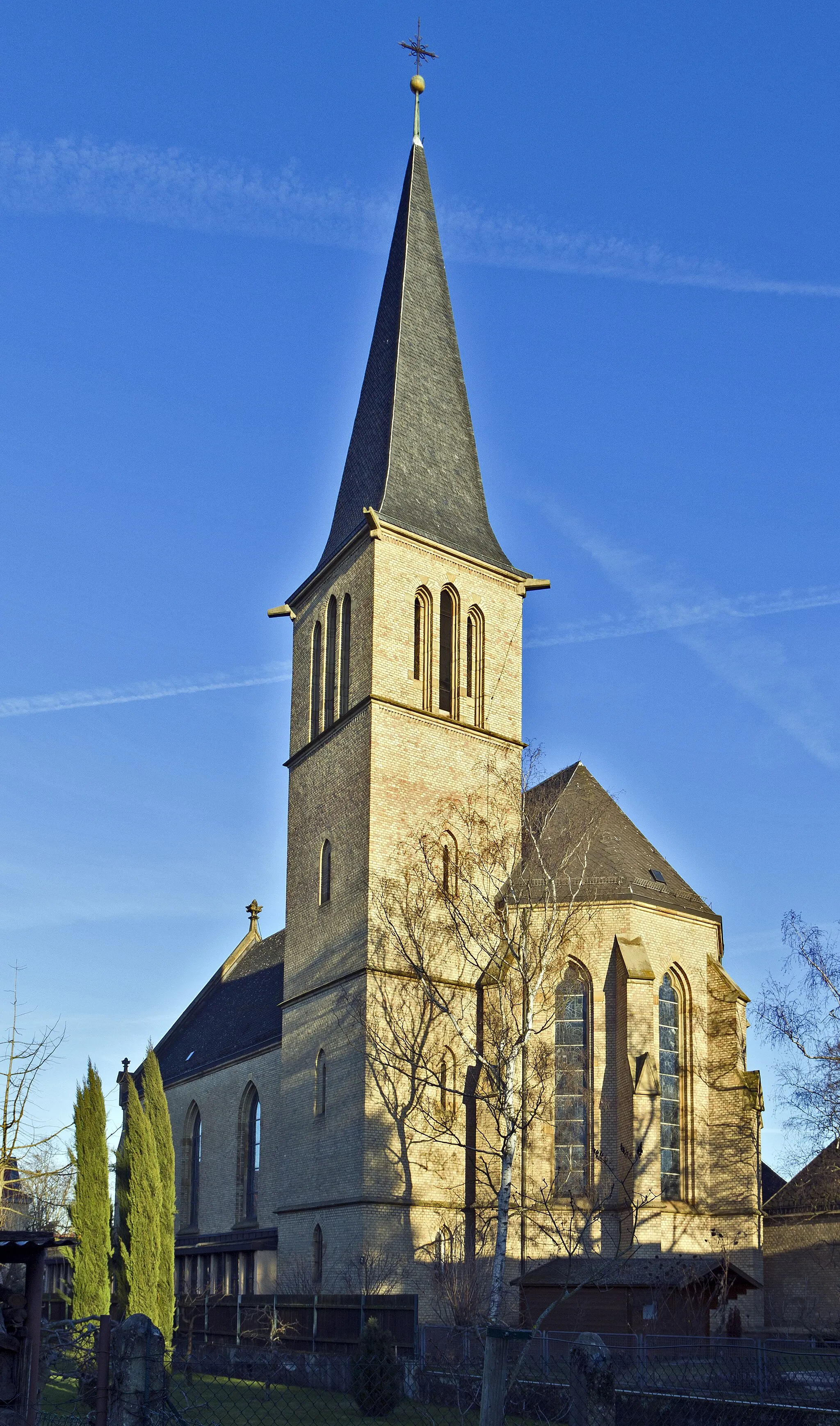Photo showing: Mannheim-Friedrichsfeld, St.-Bonifatius-Kirche
