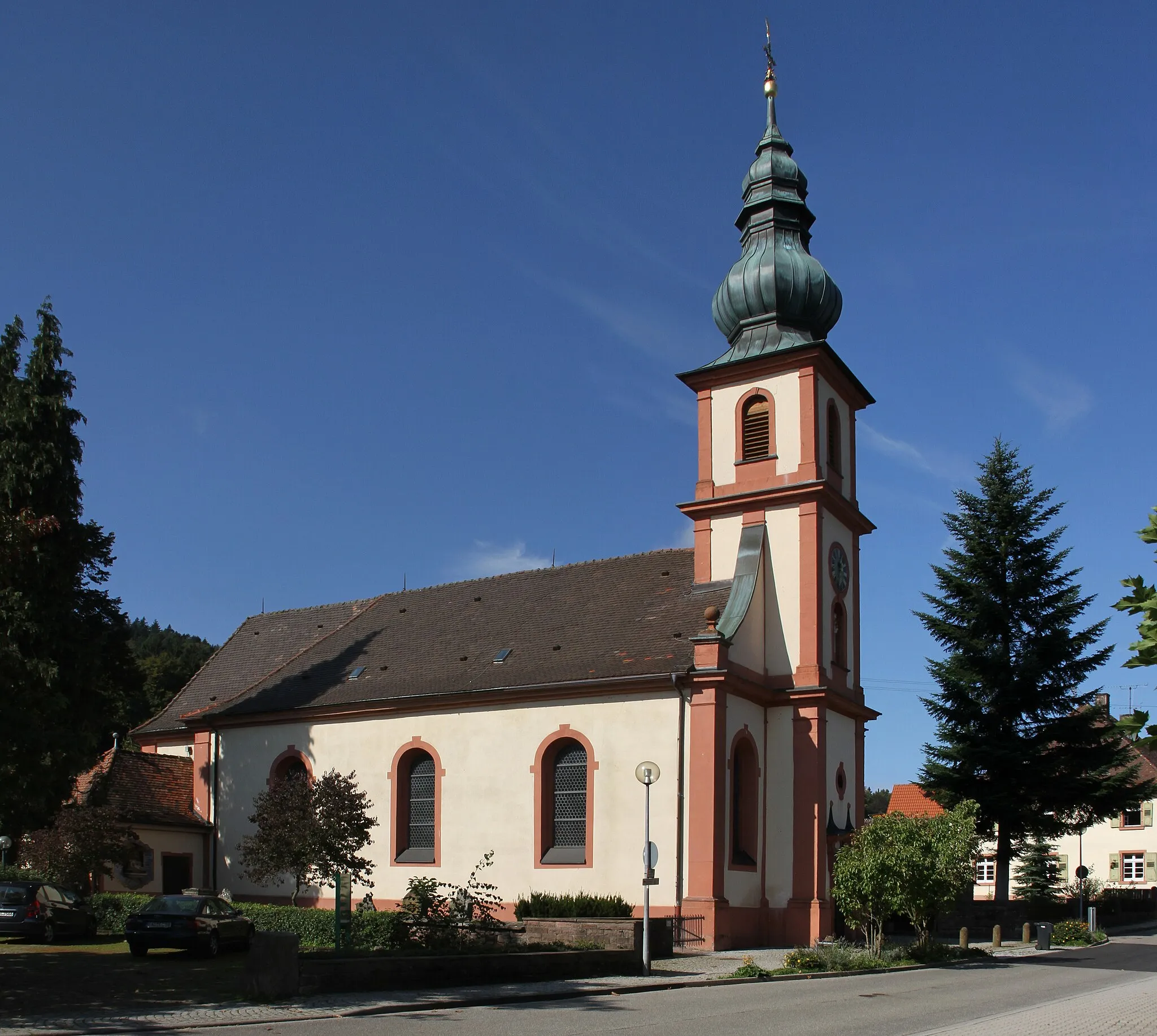 Photo showing: Die barocke Kirche "Maria Hilf" in Moosbronn (Ortsteil von Gaggenau) wurde 1749 geweiht.