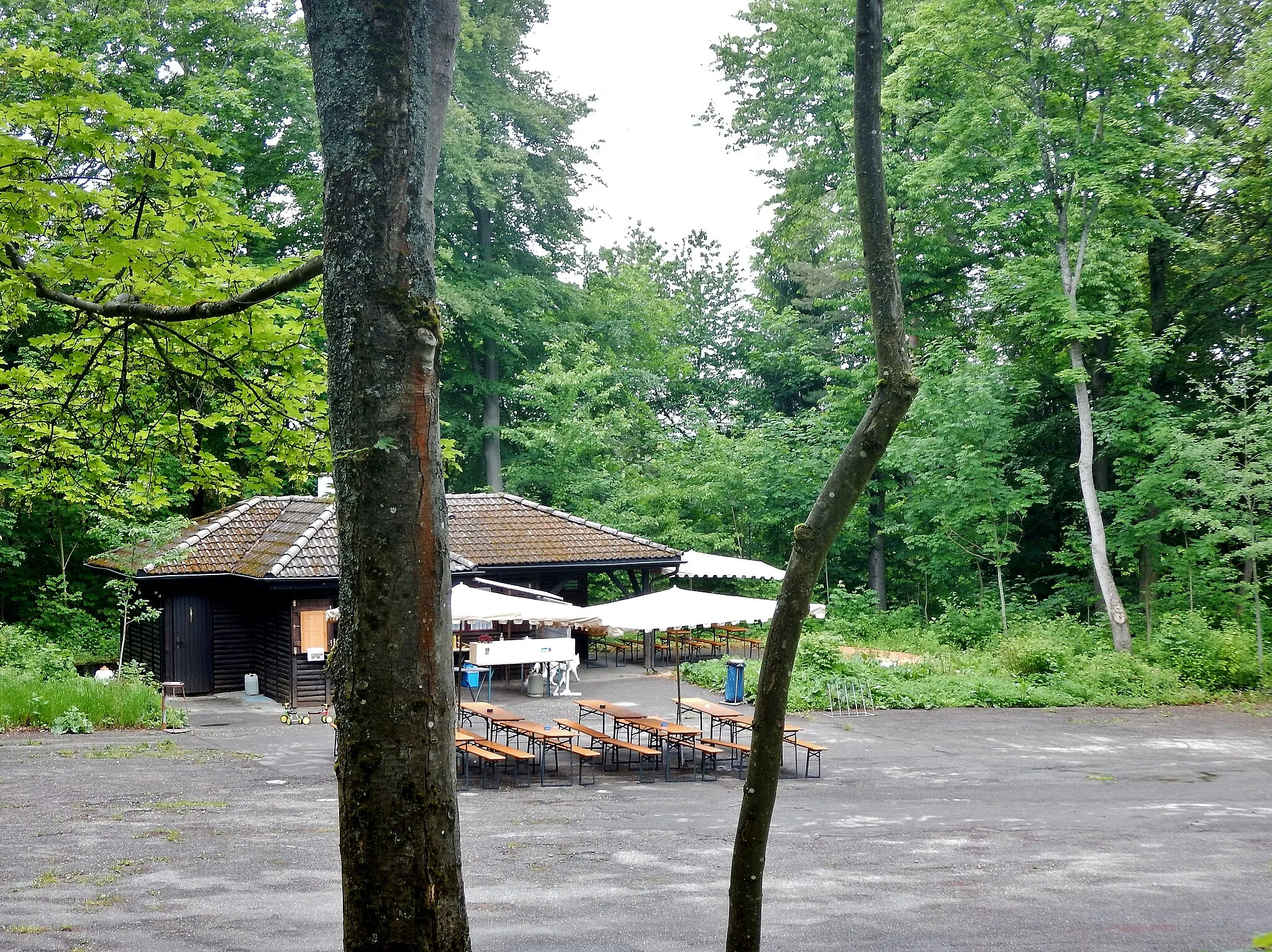 Photo showing: Biergarten (Wochenendbetrieb) Kuppelzen