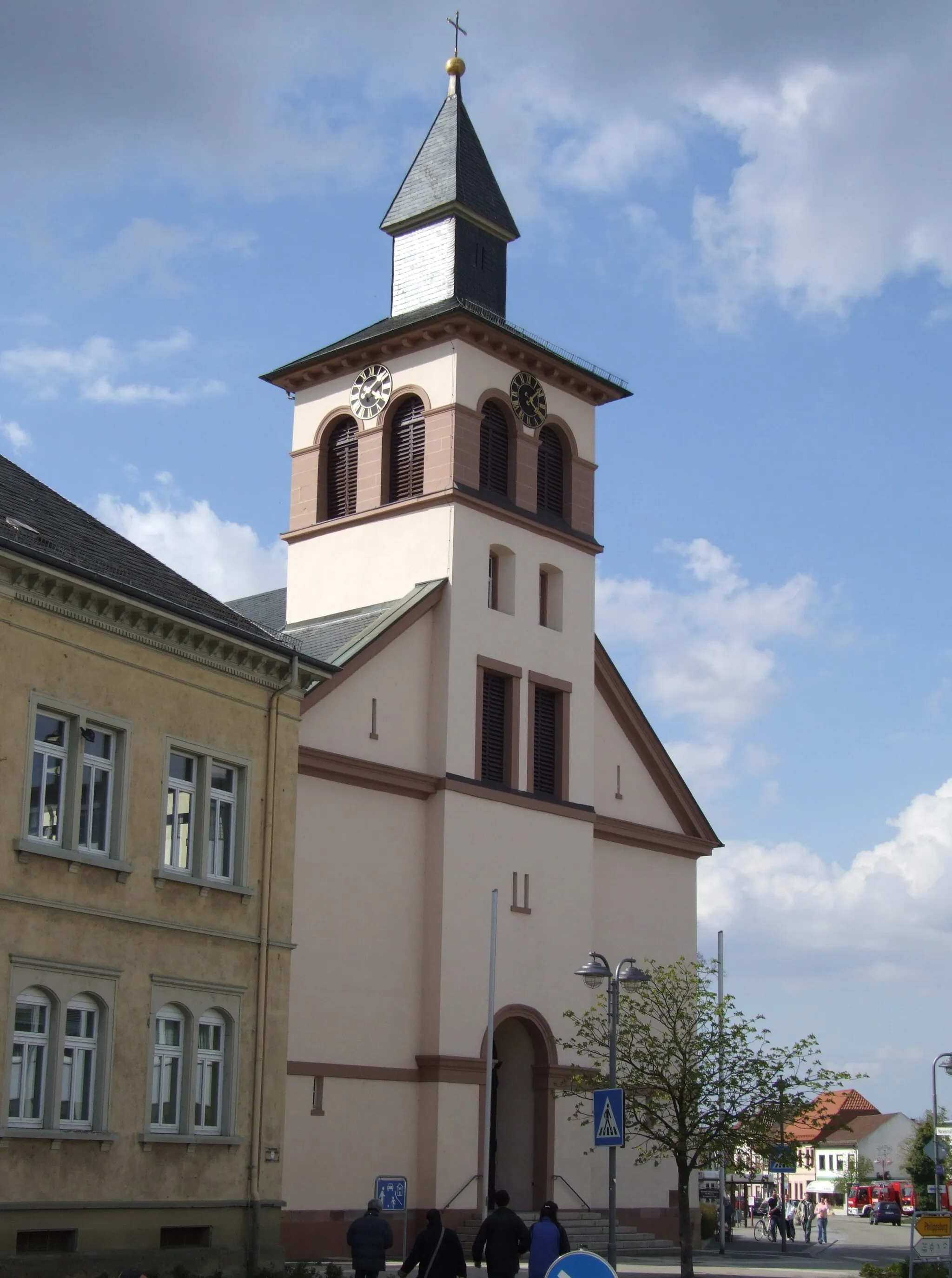 Photo showing: St. Phillipus und Jakobus, Oberhausen-Rheinhausen