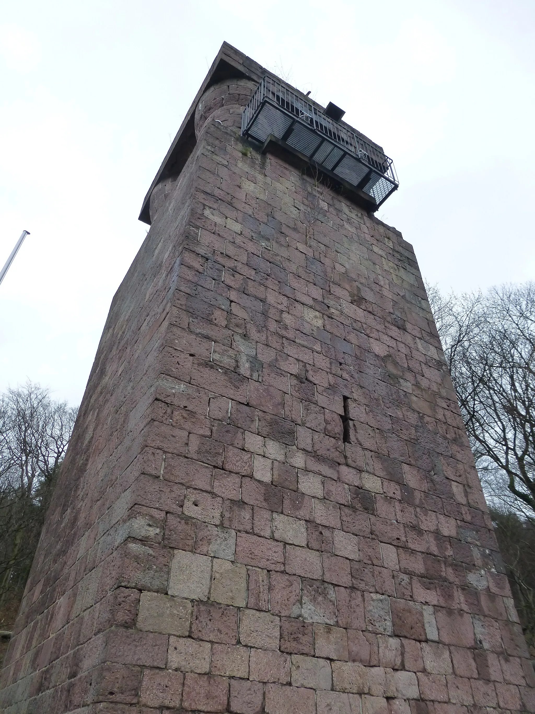 Photo showing: Bismarckturm (Ettlingen); Talseite mit Aussichtsplattform