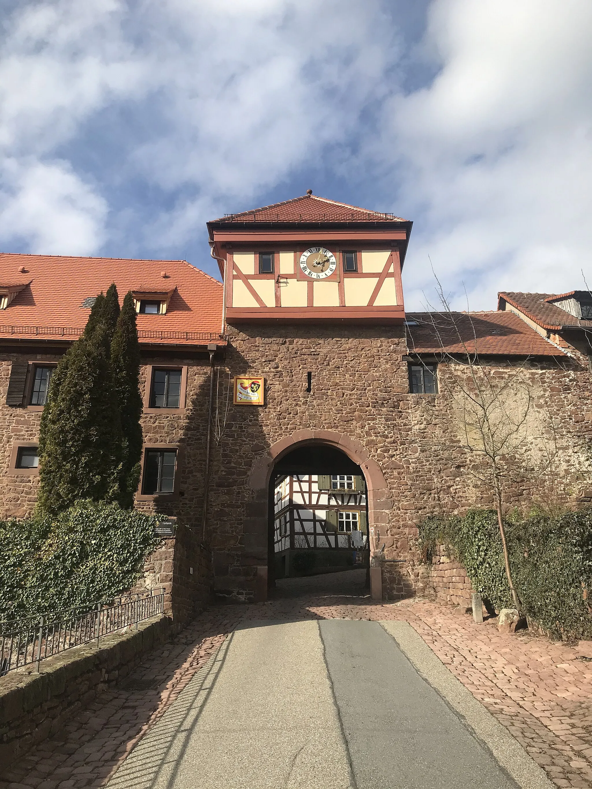 Photo showing: Blick auf das historische Stadttor von Dilsberg