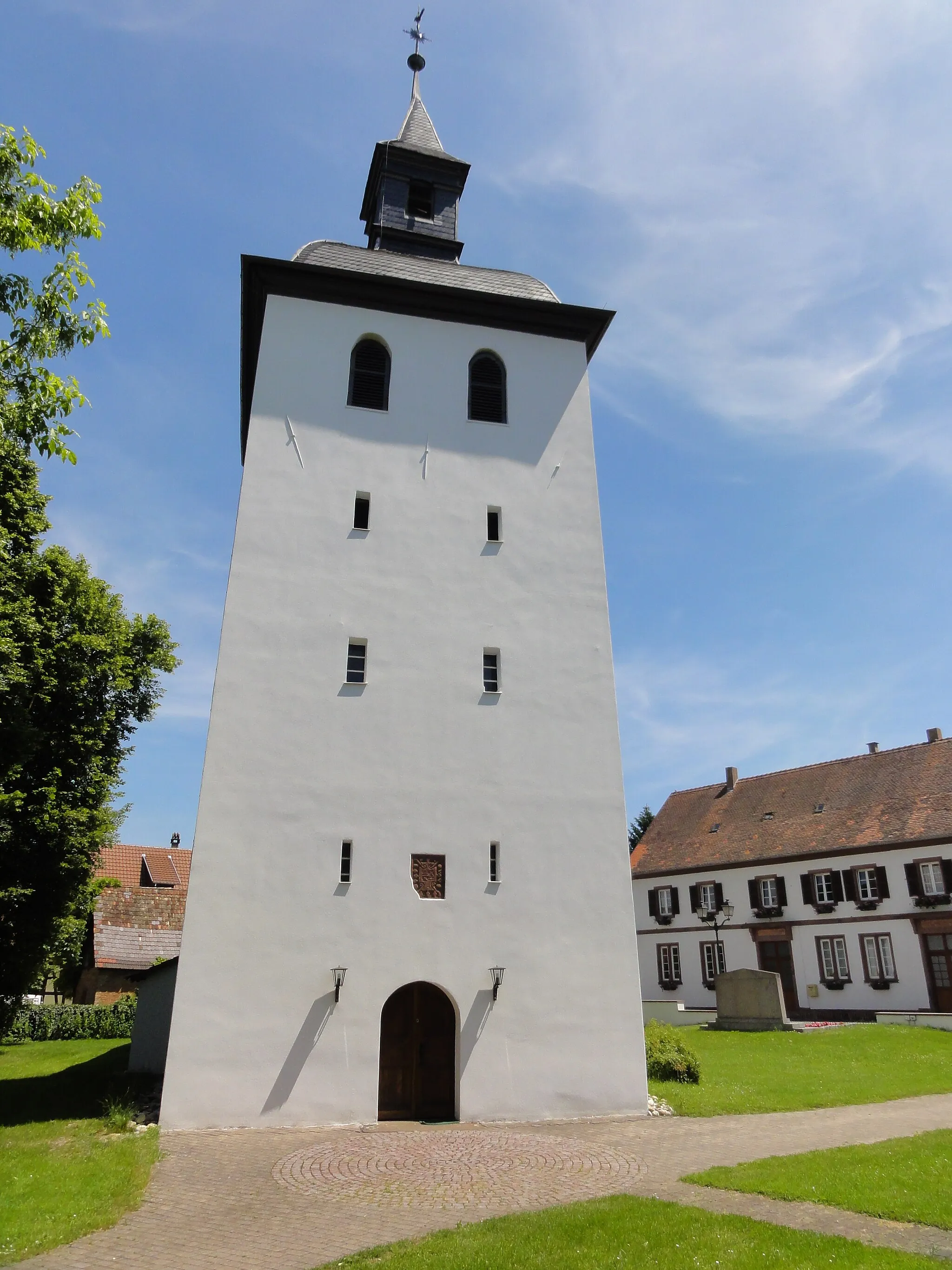 Photo showing: This building is inscrit au titre des monuments historiques de la France. It is indexed in the base Mérimée, a database of architectural heritage maintained by the French Ministry of Culture, under the references PA00084906 and IA00123724 .