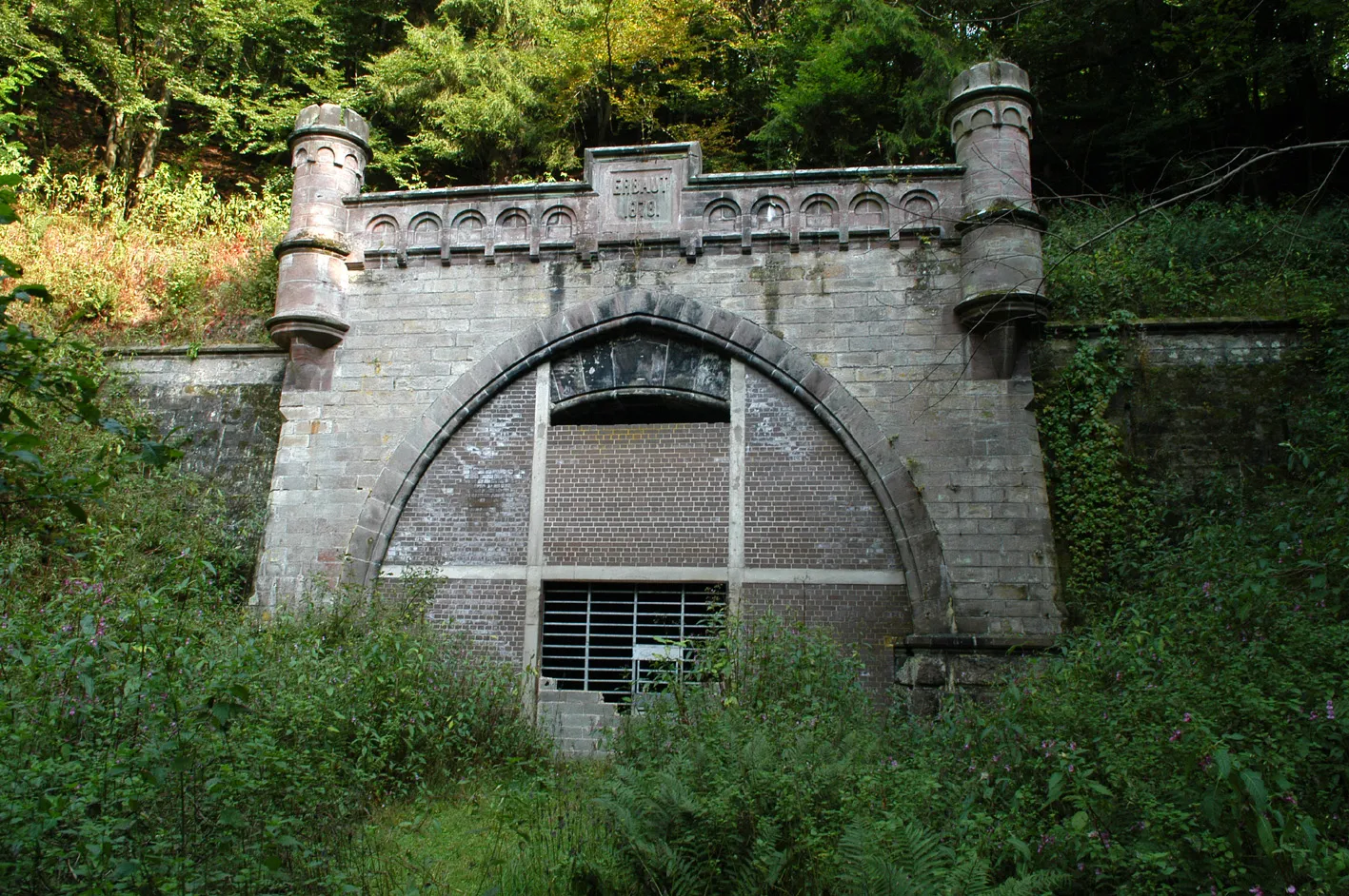 Photo showing: Westportal des Bischofferoder Tunnels der Kanonenbahn