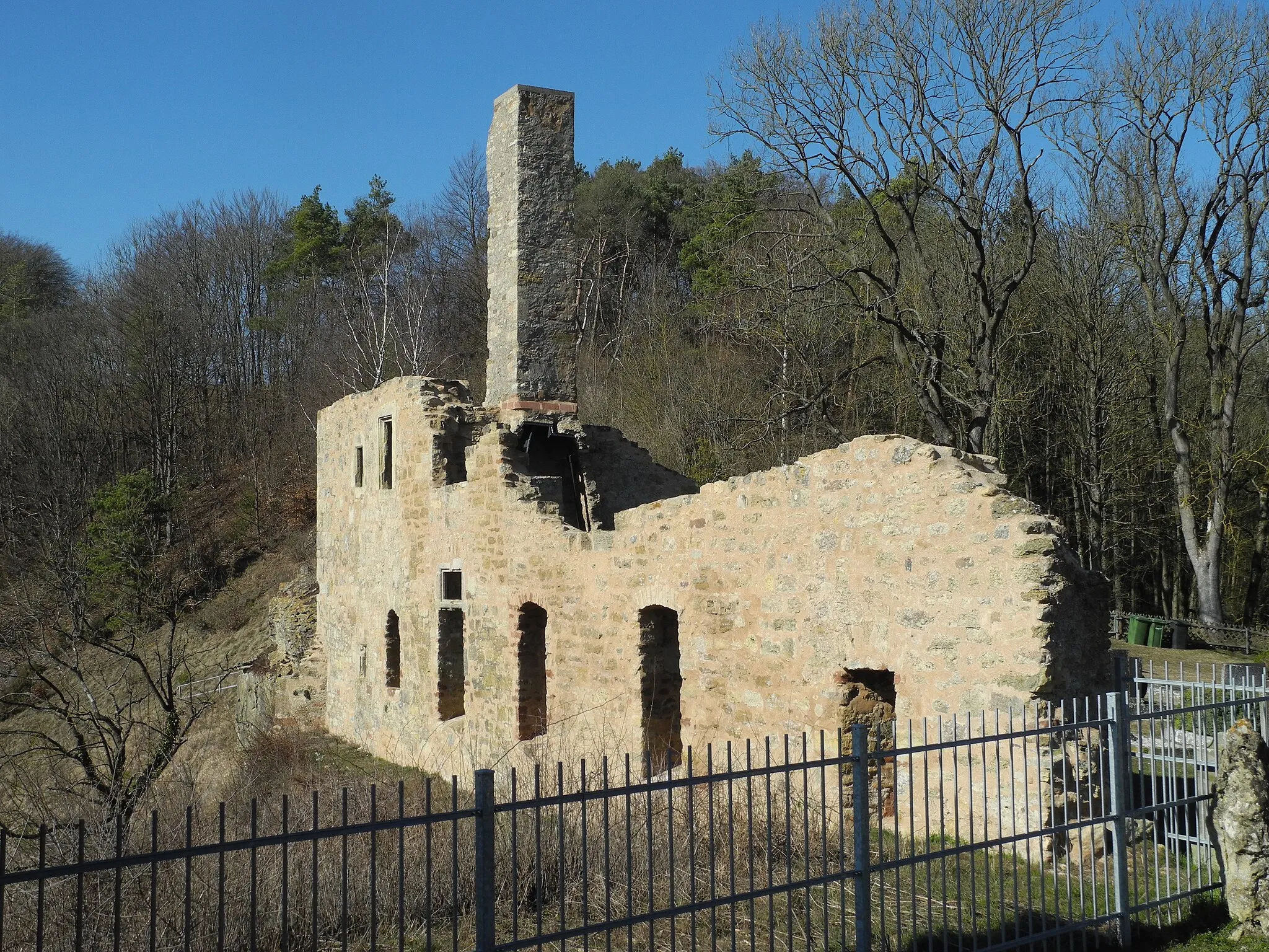 Photo showing: Die Ruine des romanischen Klosters Werbe am Ortsrand von Ober-Werbe, im Landkreis Waldeck-Frankenberg, Hessen, Deutschland.