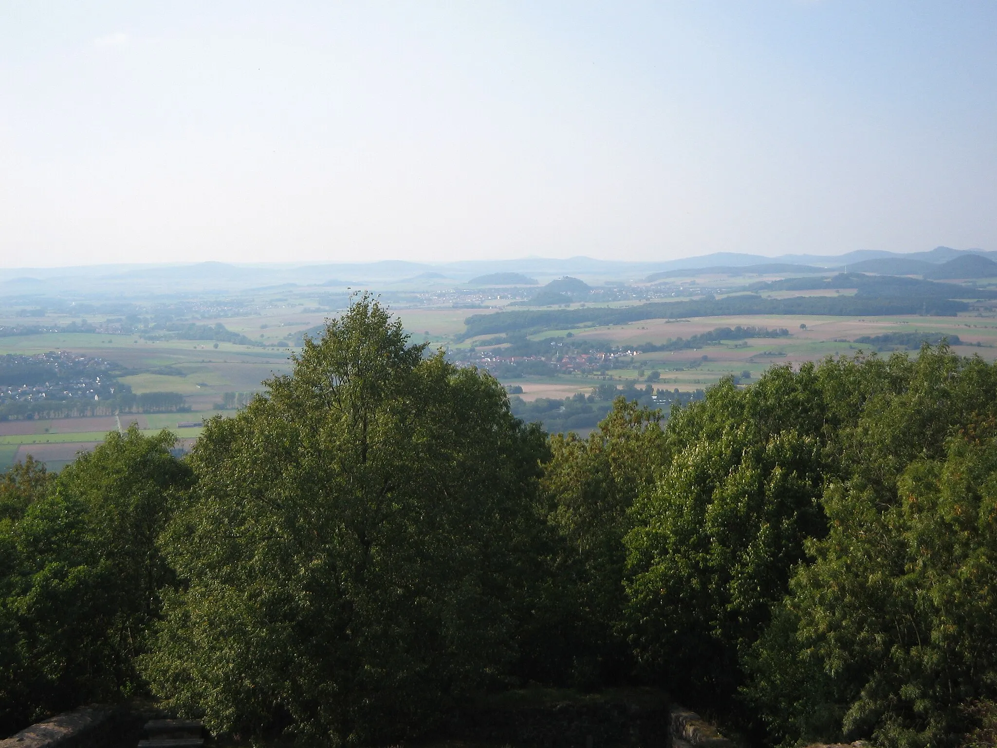 Photo showing: Blick über den Chattengau (Kurhessen) vom Heiligenberg aus nach Westen