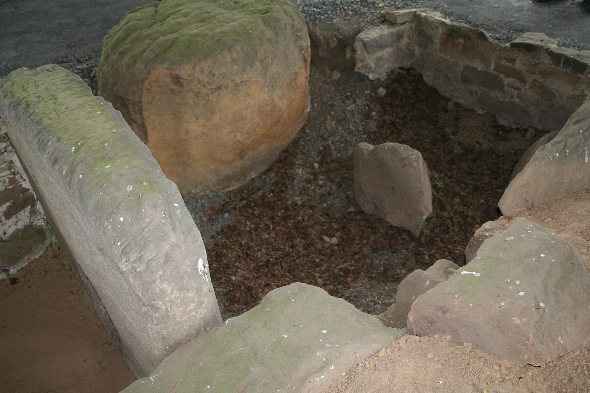 Photo showing: Gallery grave at Züschen