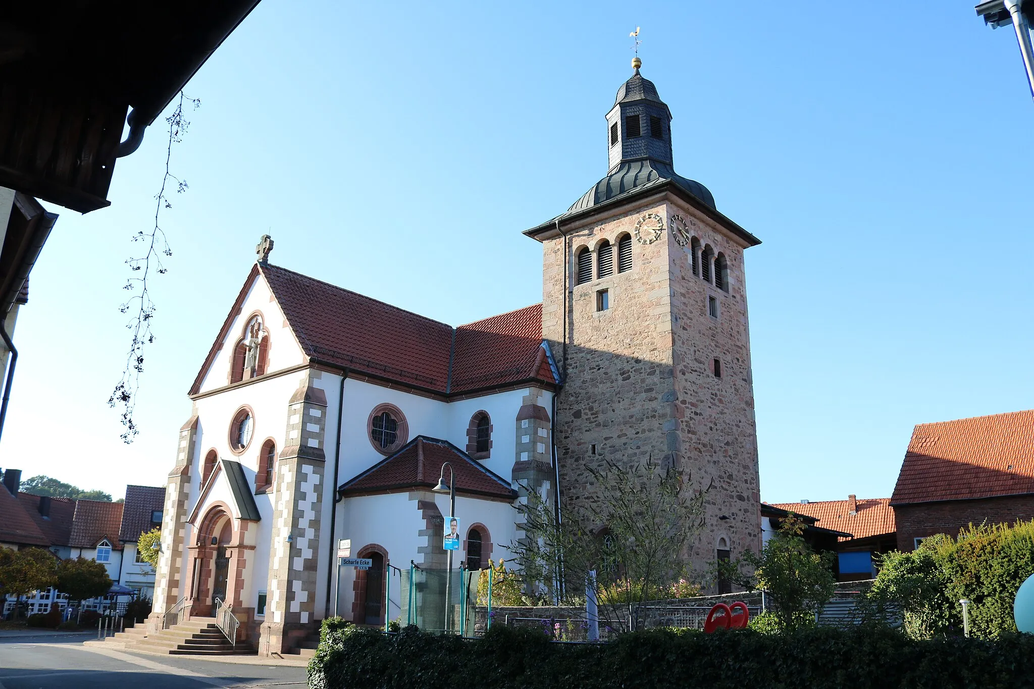 Photo showing: Der ehemalige Wehrturm ist heute Glockenturm
