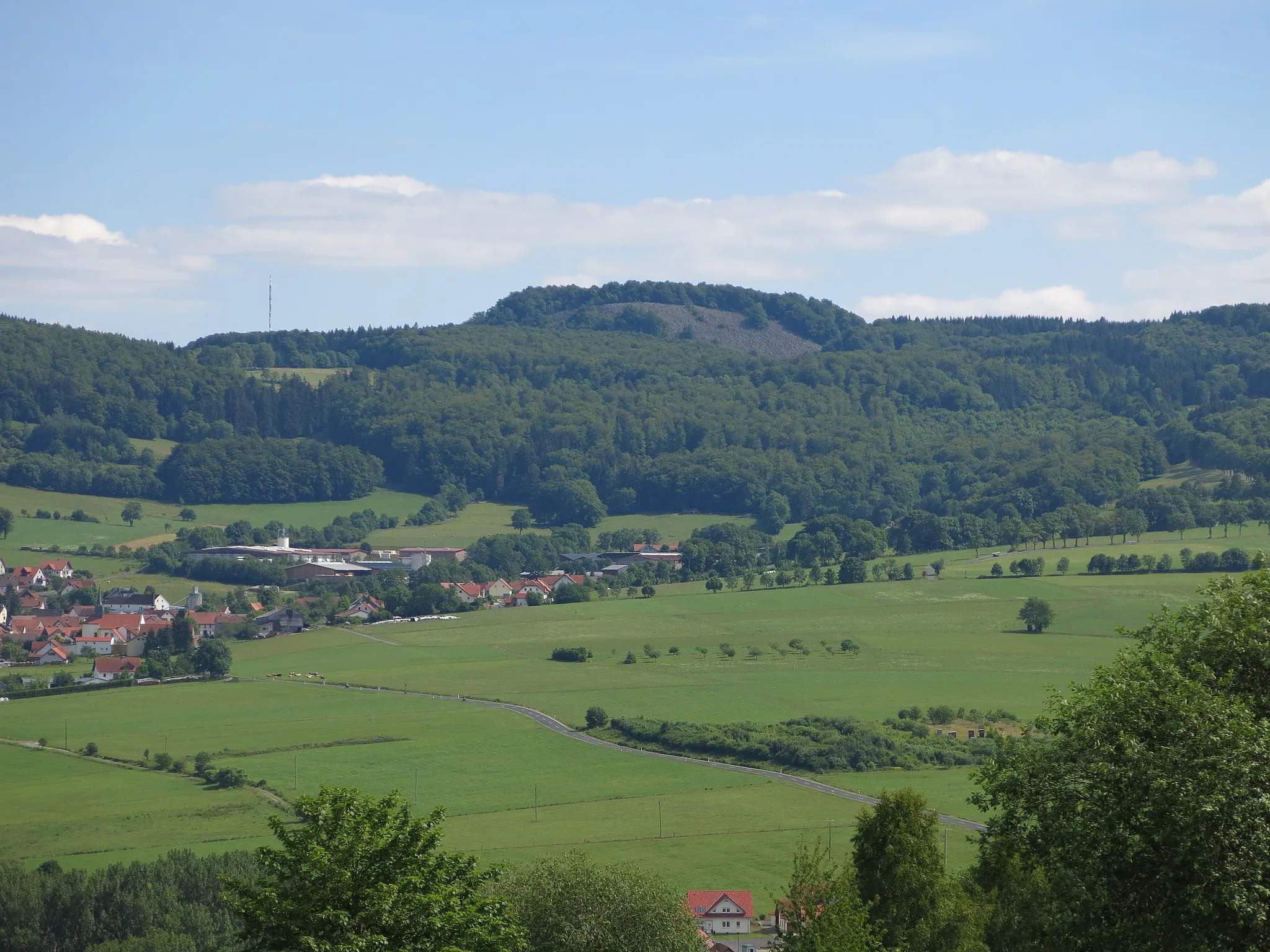 Photo showing: The Schafstein in the Rhön Mountains seen from north