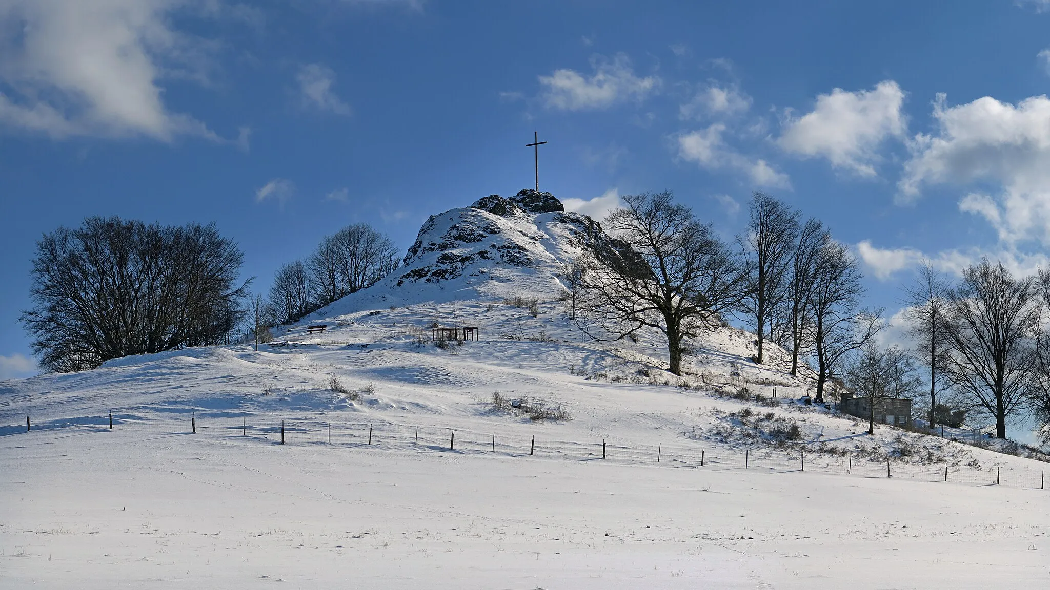 Photo showing: Wachtküppel in the Rhön Mountains seen from northwest