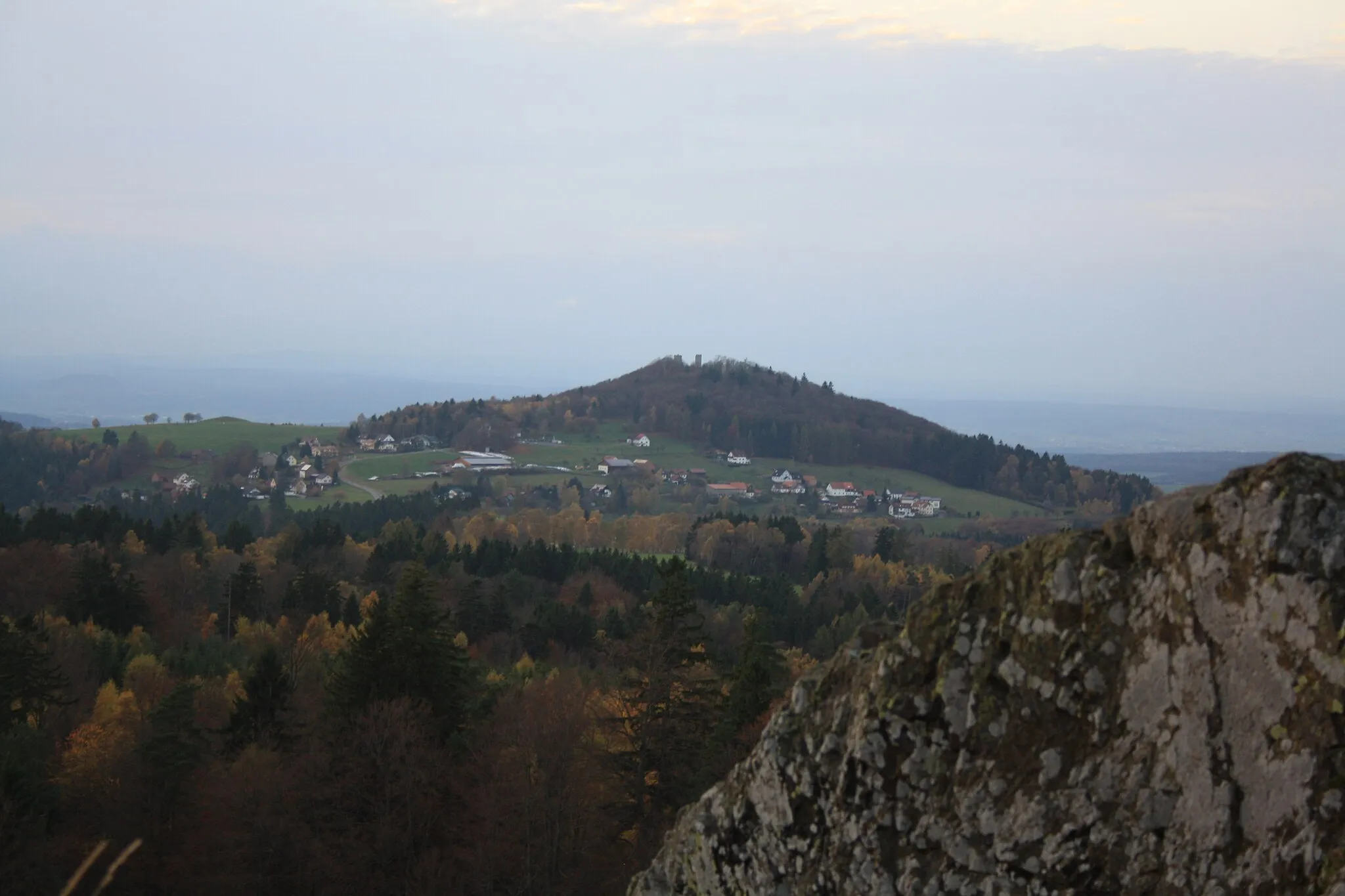 Photo showing: Blick auf Rabennest und den Ebersberg vom Wachtküppel