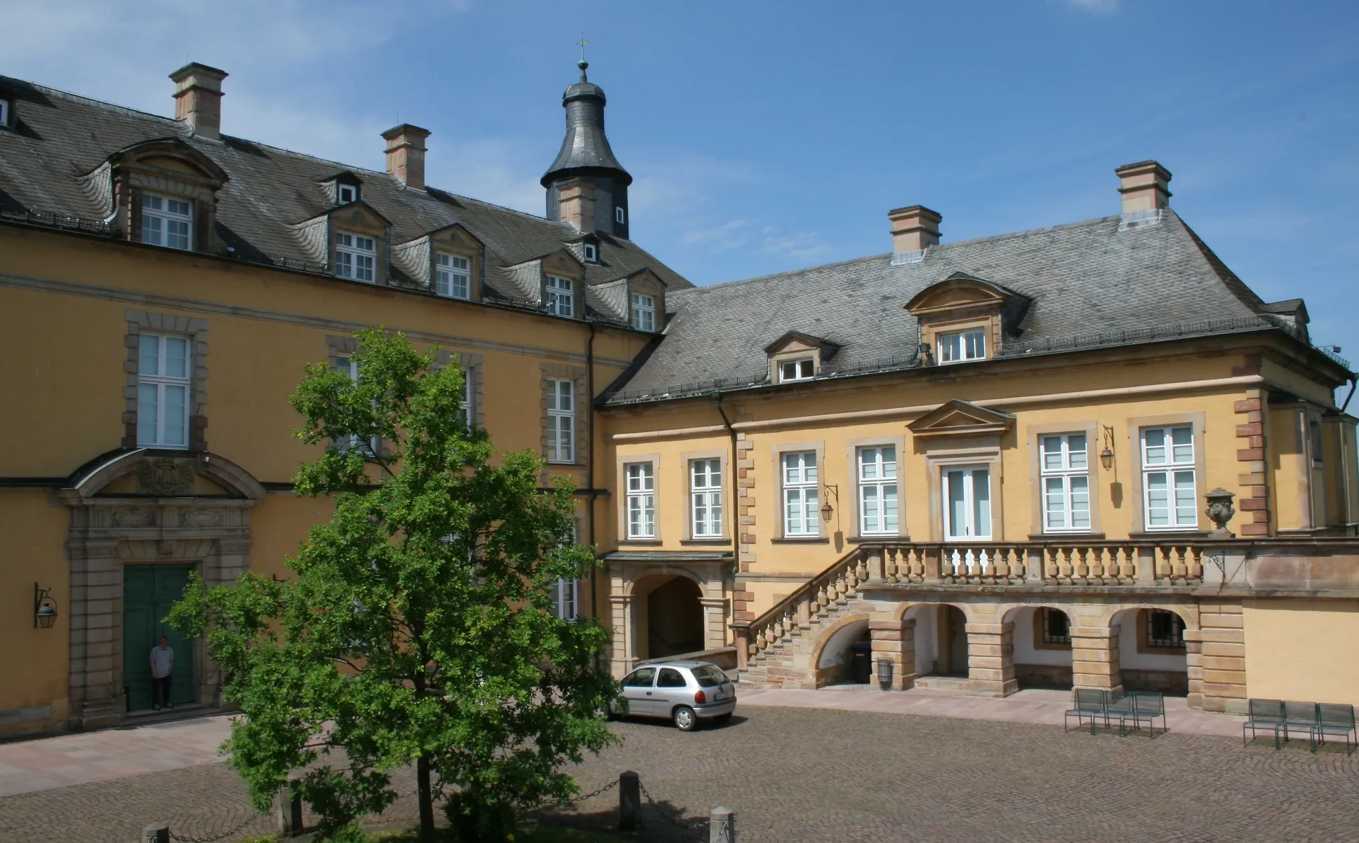 Photo showing: Innenhof Schloss Friedrichstein in Bad Wildungen.