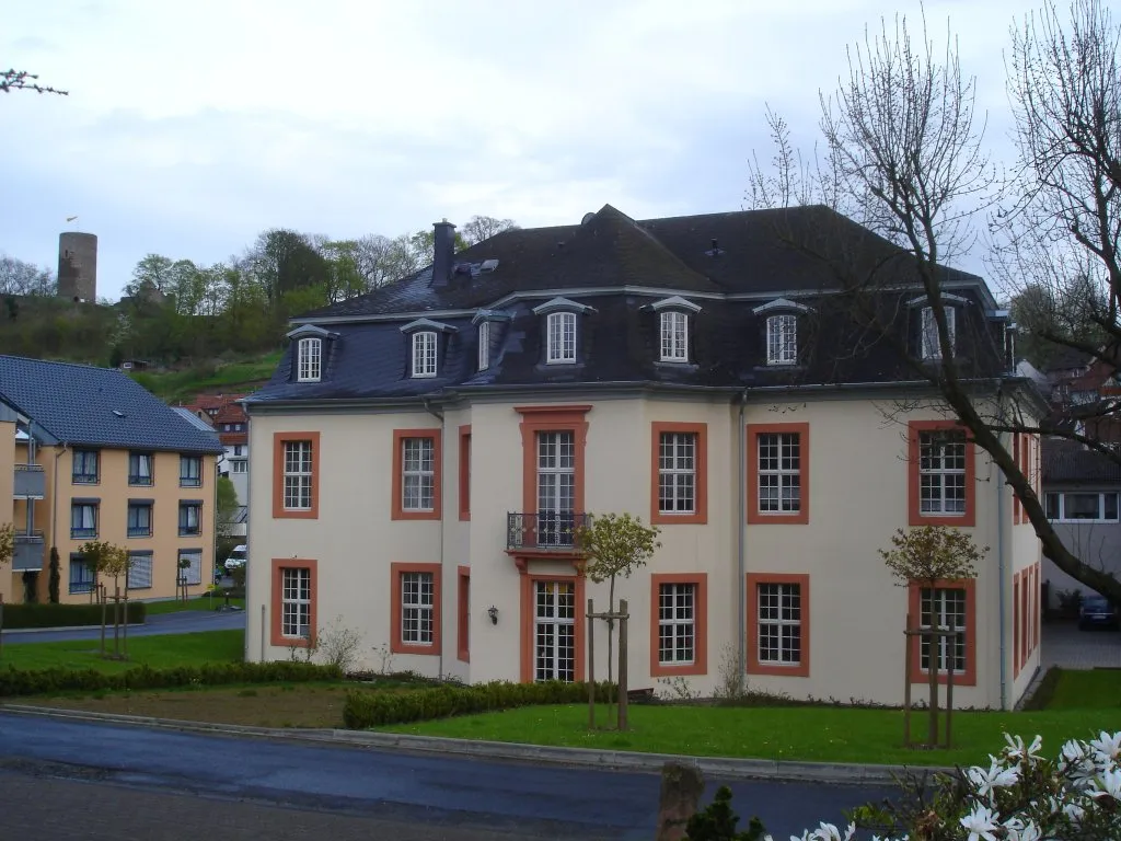 Photo showing: Das Maximilianschloss Jesberg von der Gartenseite aus gesehen