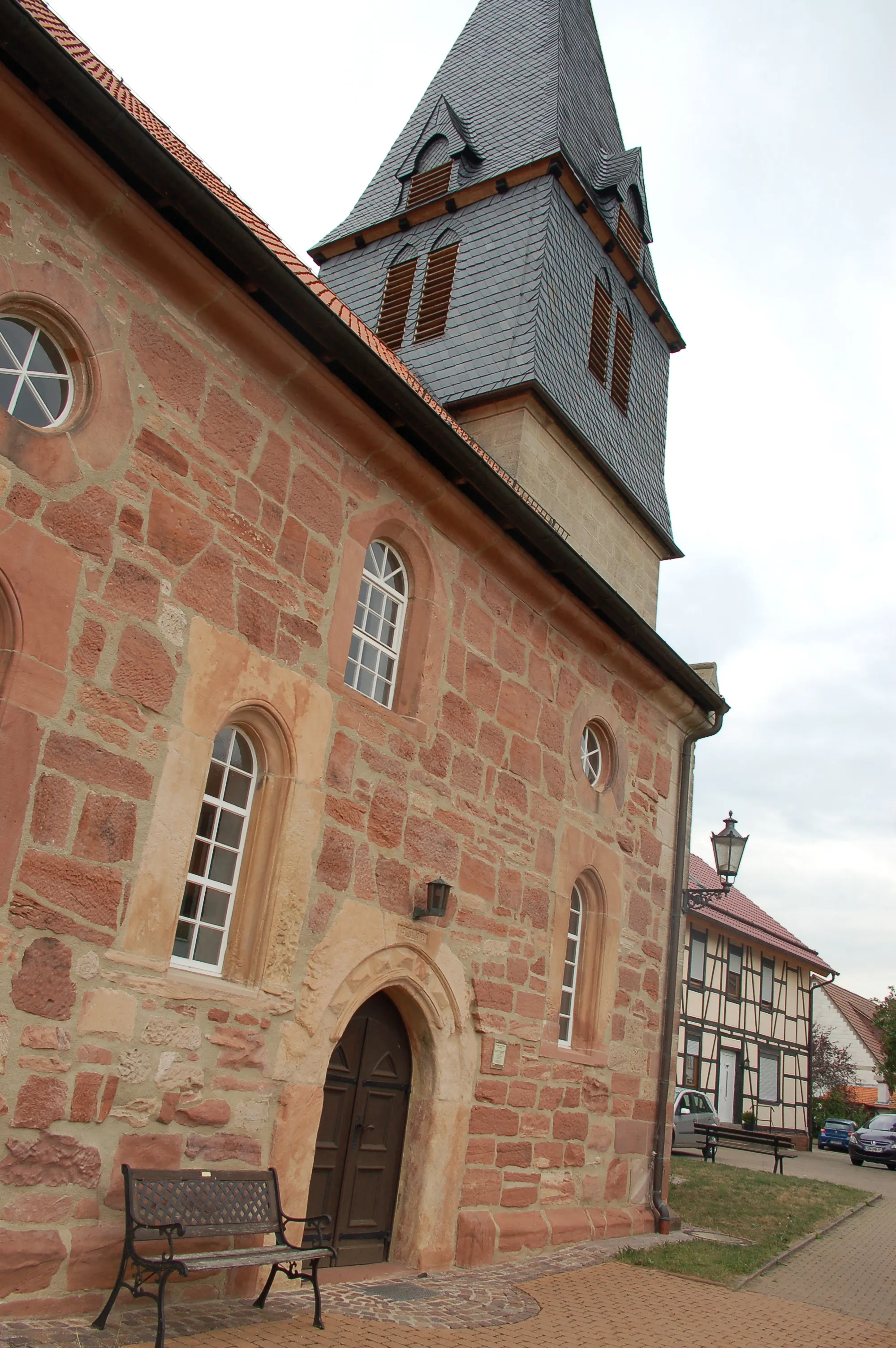 Photo showing: village church in Jestädt, Hesse, Germany