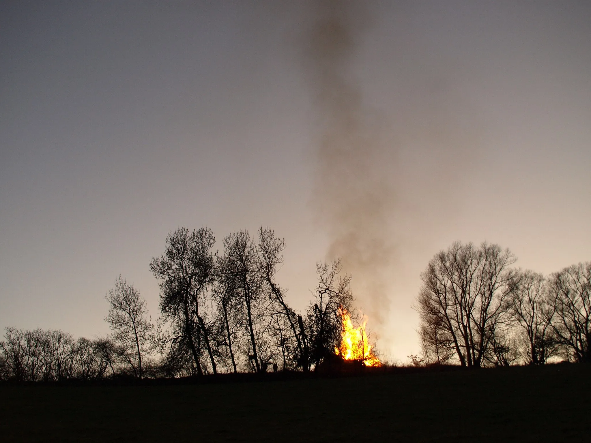 Photo showing: Hutzelfeuer in Burghaun im Jahr 2014