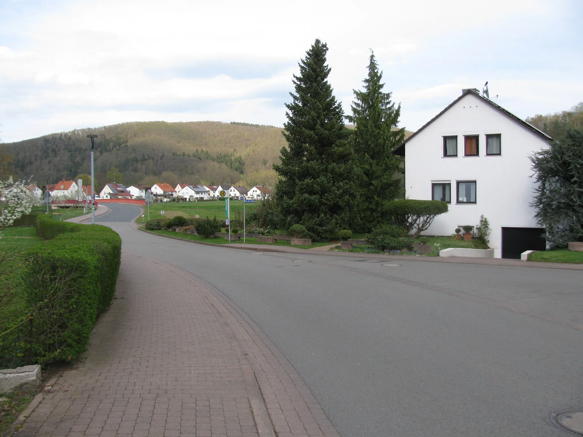 Photo showing: die Bushaltestelle Auf der Grube in der Bilsteinstraße in Albungen