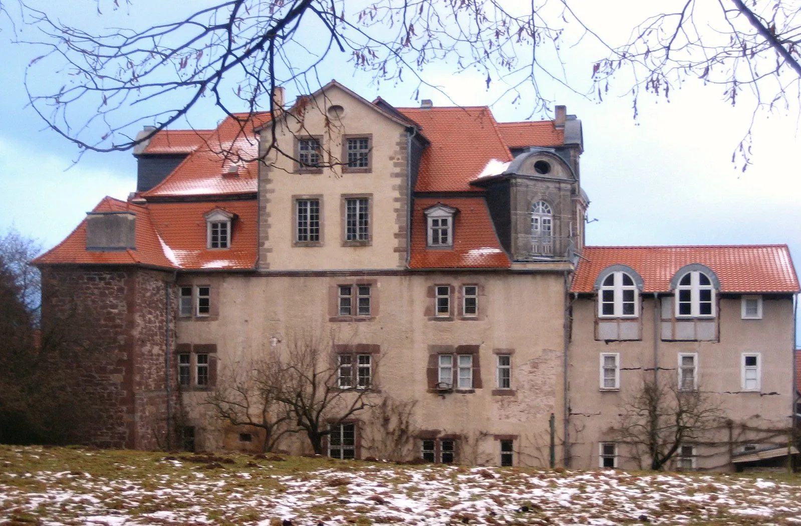 Photo showing: Schloss Riede in Riede (Bad Emstal) in Hessen, 2006, von Westen (der Gartenseite) gesehen