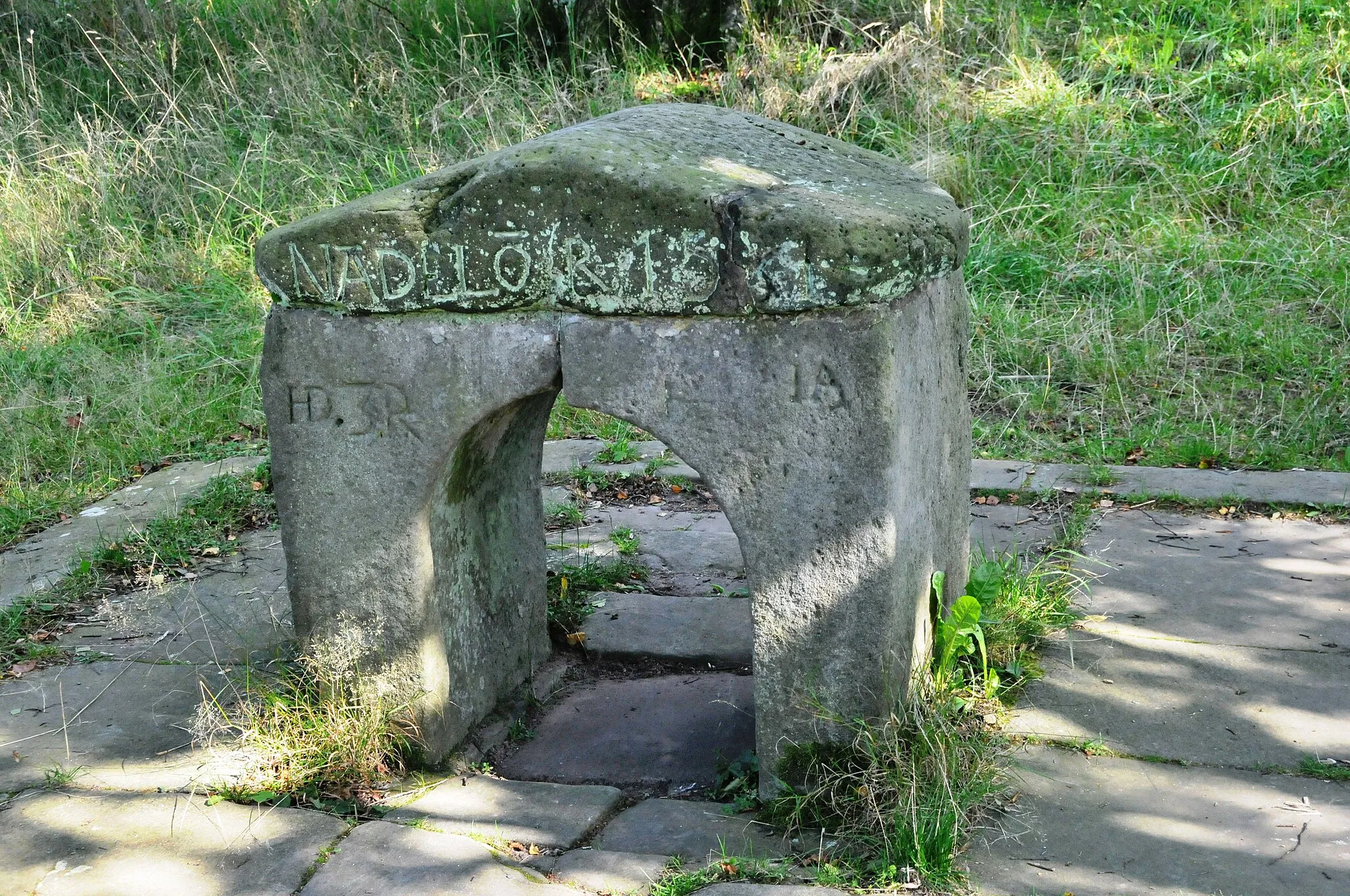 Photo showing: Friedewald, Nadelöhr-Stein