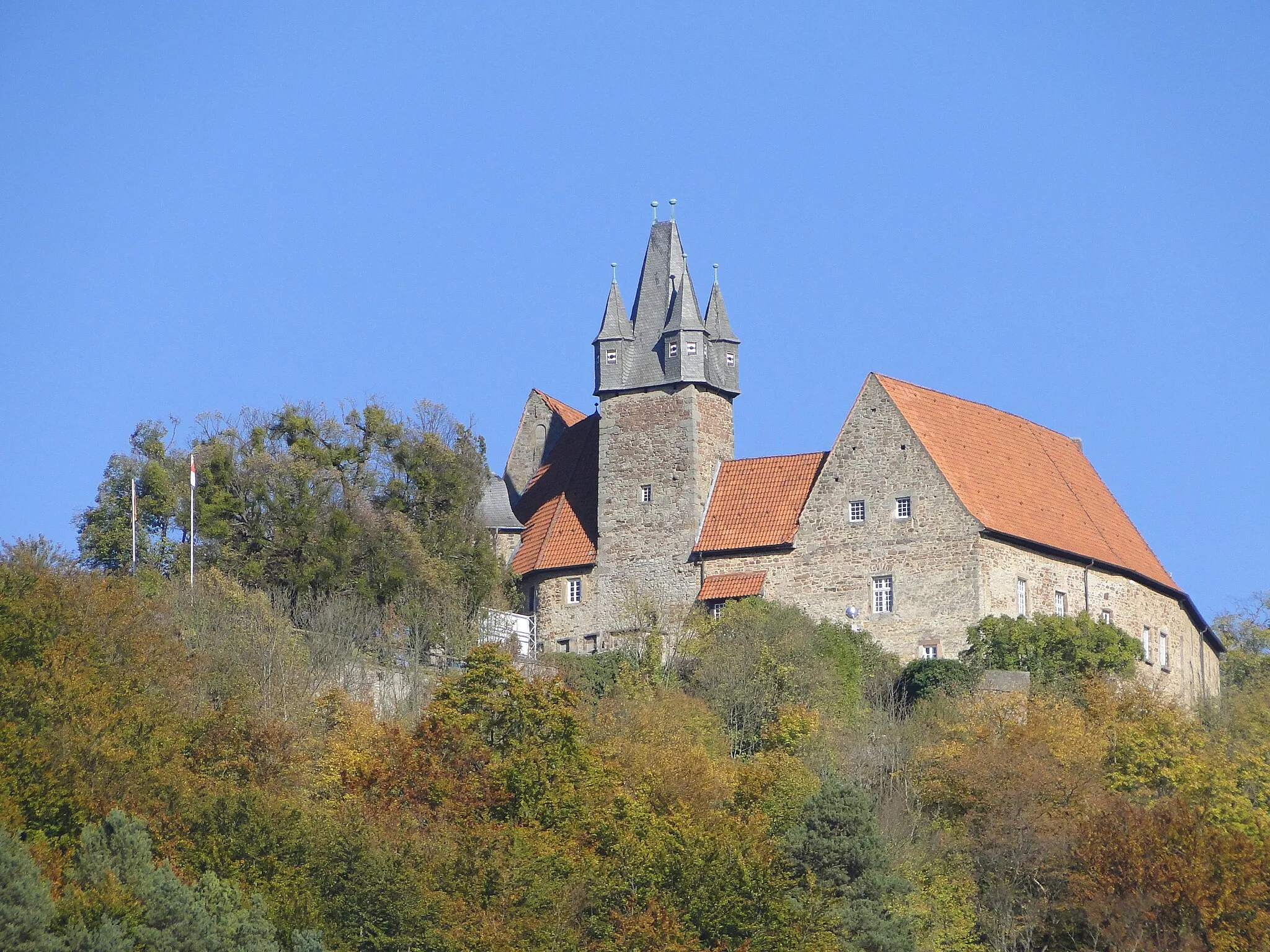 Photo showing: Front view of Schloss Spangenberg, picture taken from the Melsunger Straße.