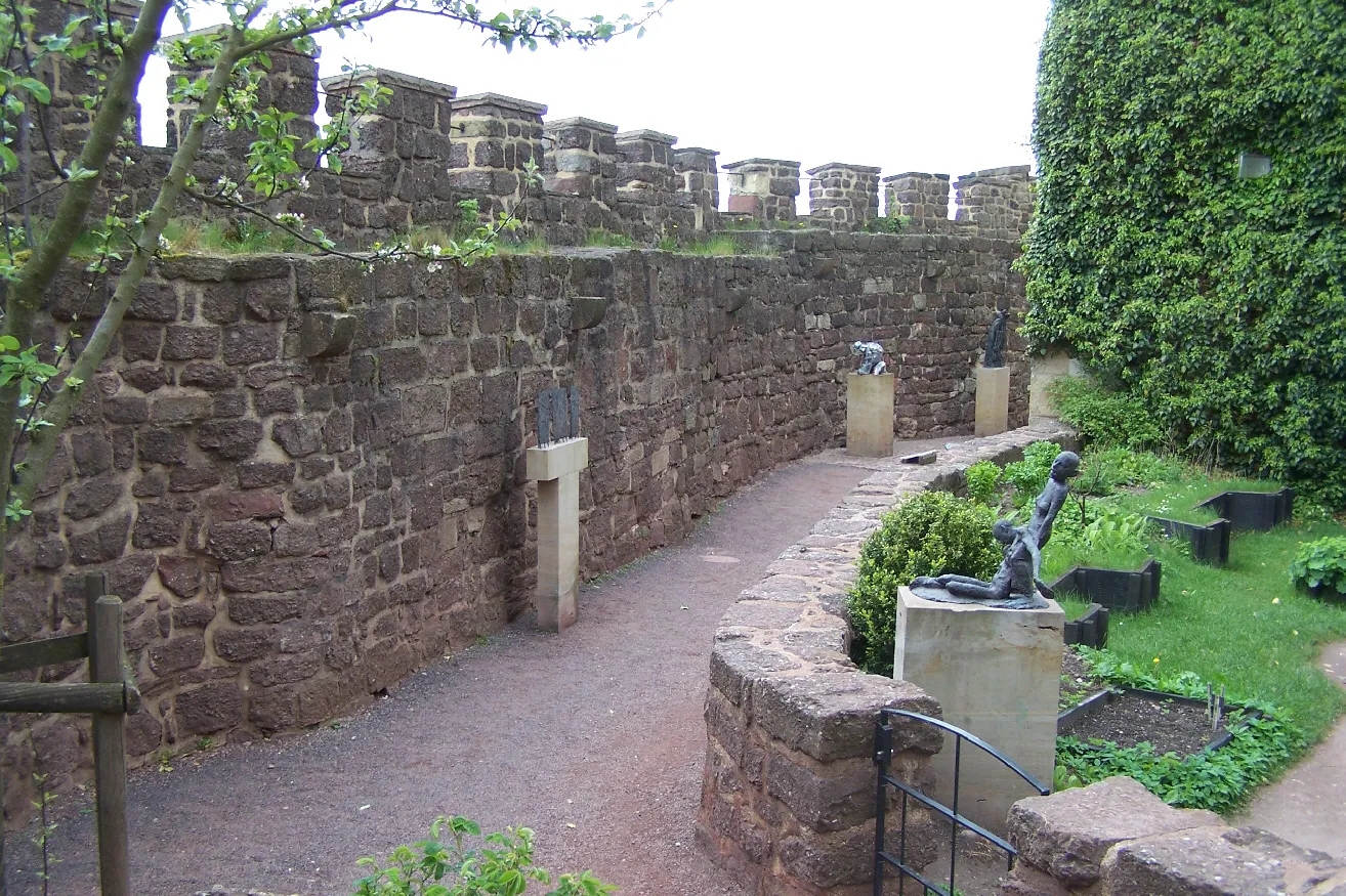 Photo showing: The battlement at Wartburg castle.