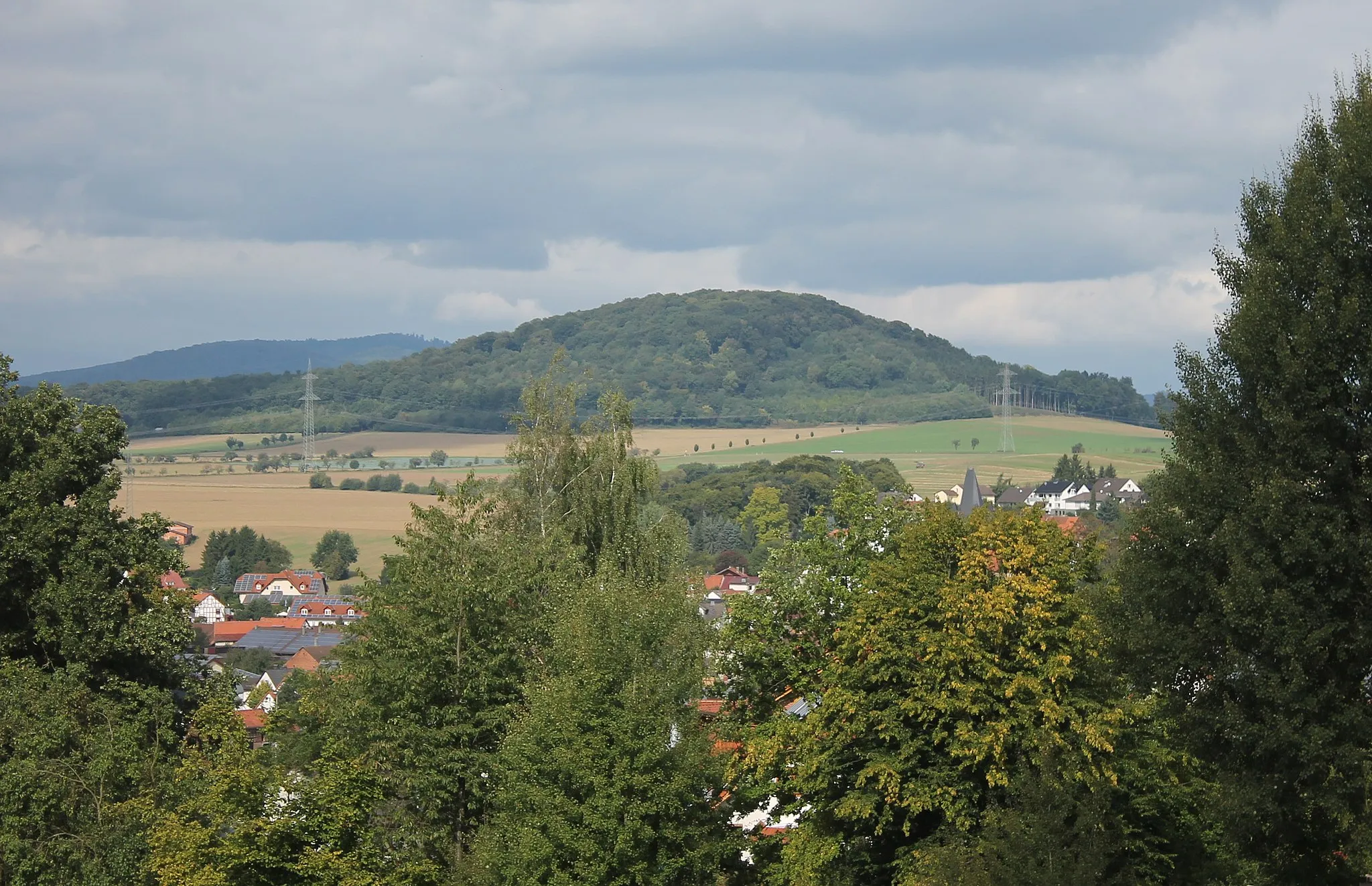 Photo showing: View of Lotterberg from Altenbrunslar.