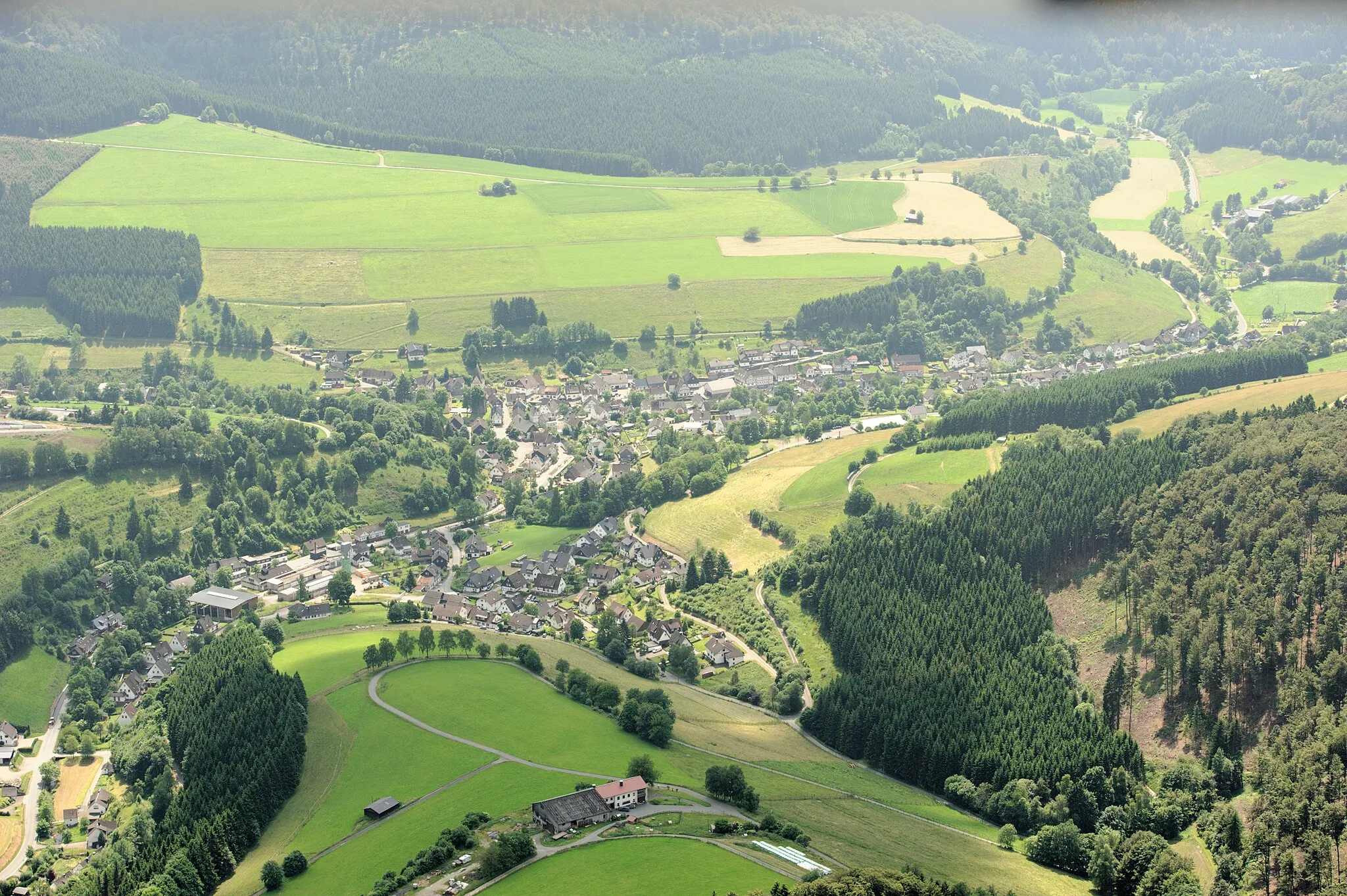 Photo showing: Fotoflug Sauerland-Ost: Girkhausen, vorne der Schulzenhof; Blickrichtung Süden.

The production, editing or release of this file was supported by the Community-Budget of Wikimedia Deutschland.
To see other files made with the support of Wikimedia Deutschland, please see the category Supported by Wikimedia Deutschland.
العربية ∙ বাংলা ∙ Deutsch ∙ English ∙ Esperanto ∙ français ∙ magyar ∙ Bahasa Indonesia ∙ italiano ∙ 日本語 ∙ македонски ∙ മലയാളം ∙ Bahasa Melayu ∙ Nederlands ∙ português ∙ русский ∙ svenska ∙ українська ∙ +/−