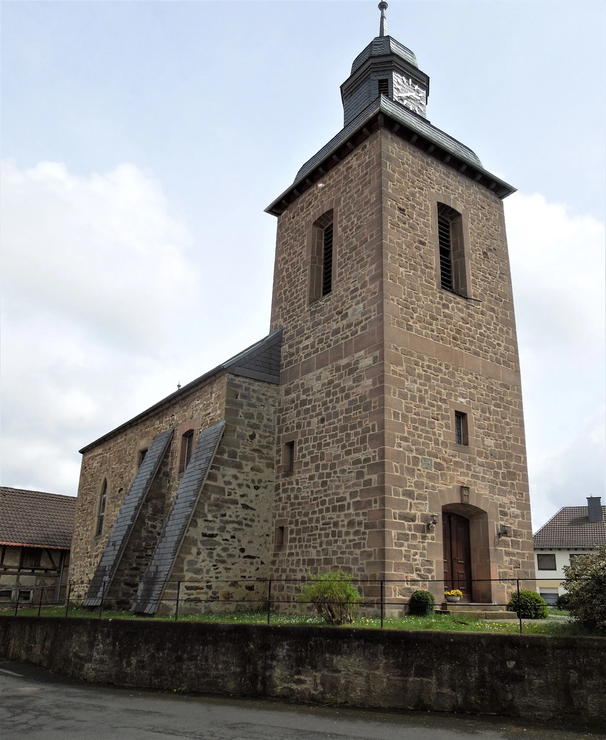 Photo showing: Gilserberg, ev. Dorfkirche von Südosten; erbaut 1725