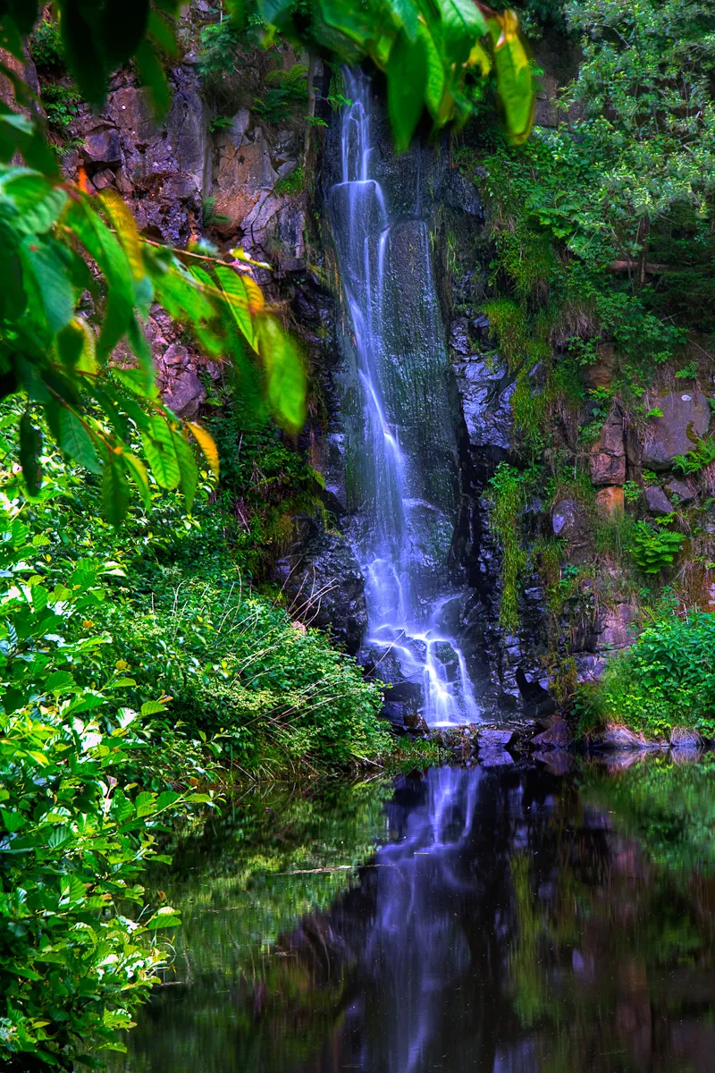 Photo showing: Waterfall at Christerode(Knüll), Germany.
A human build waterfall. The height ist about 7m.