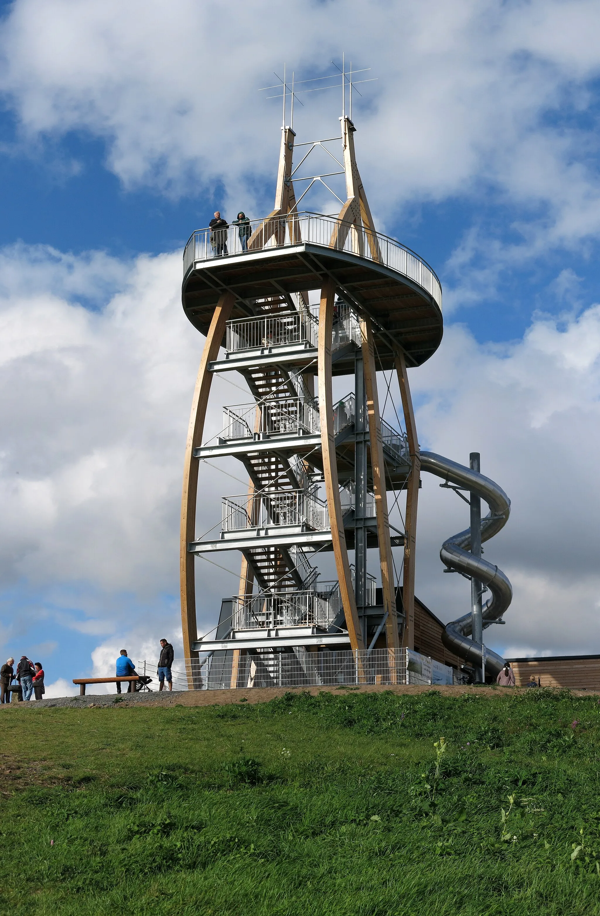 Photo showing: The lookout tower Noahs Segel on the Ellenbogen in the Rhön Mountains. Panoramic view from the top on panorama-photo.net