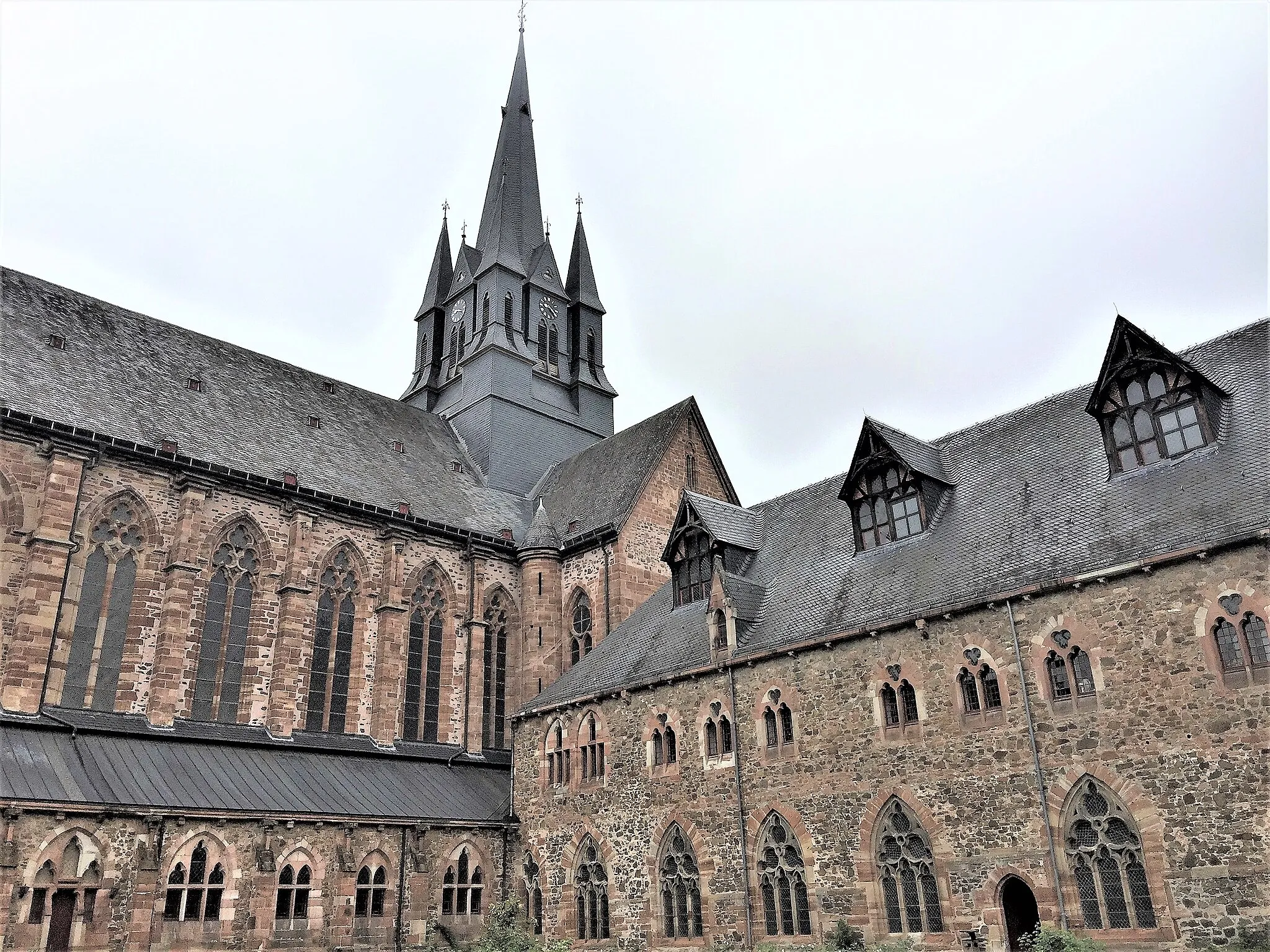 Photo showing: Klosterkirche Haina, Blick aus dem Innenhof des Kreuzgangs