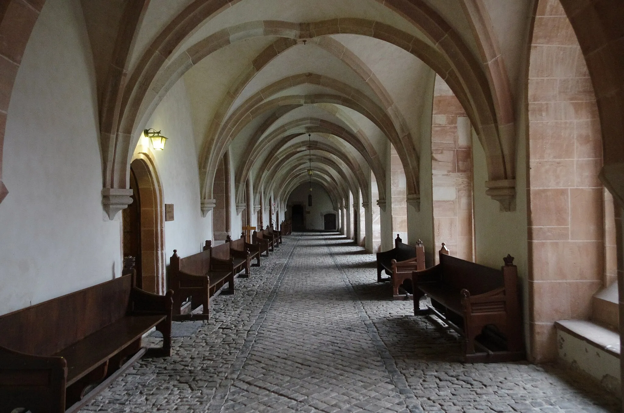 Photo showing: Kloaster Haina in Haina (Kloster) in Hessen. Der Kreuzgang des Klosters.