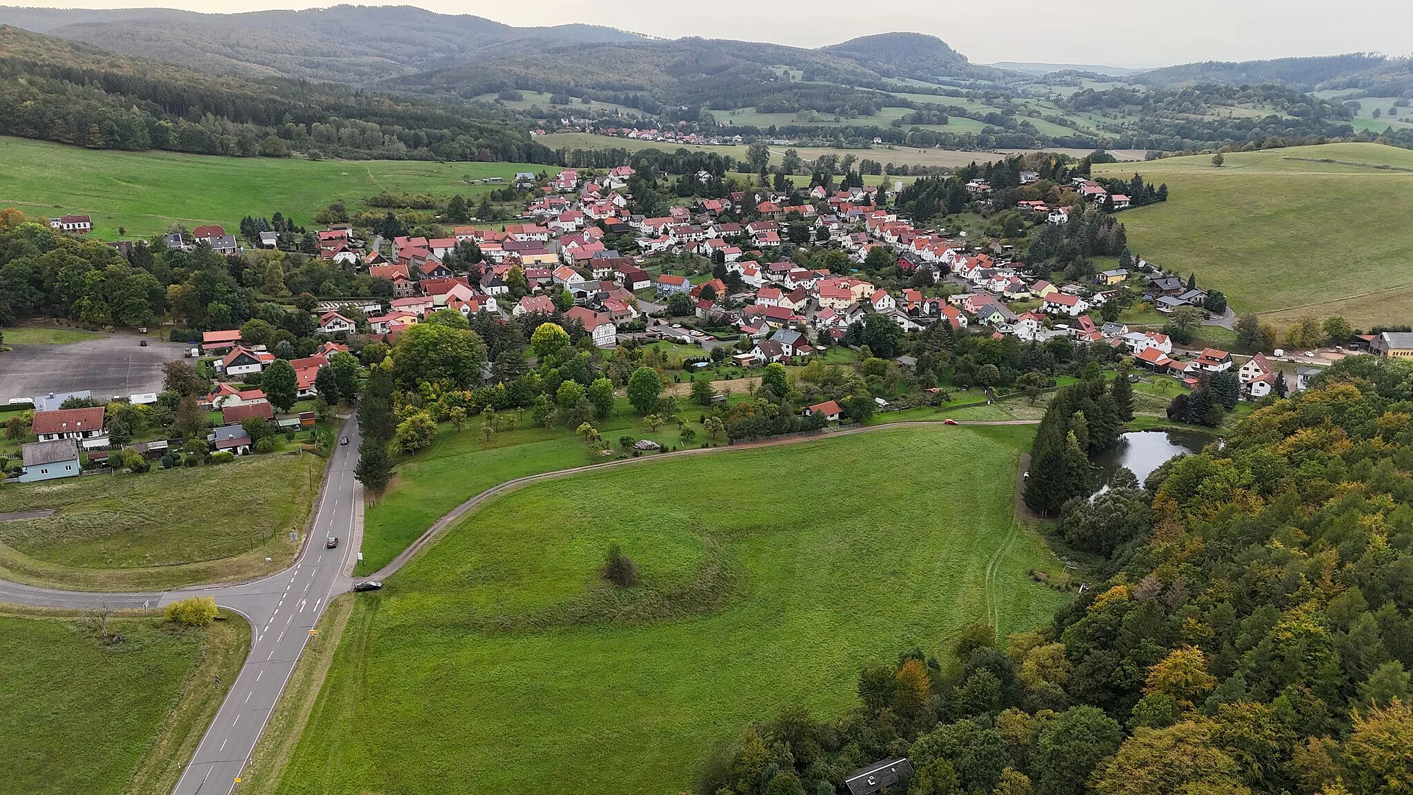 Photo showing: Blick von Osten auf die Ortslage Fischbach