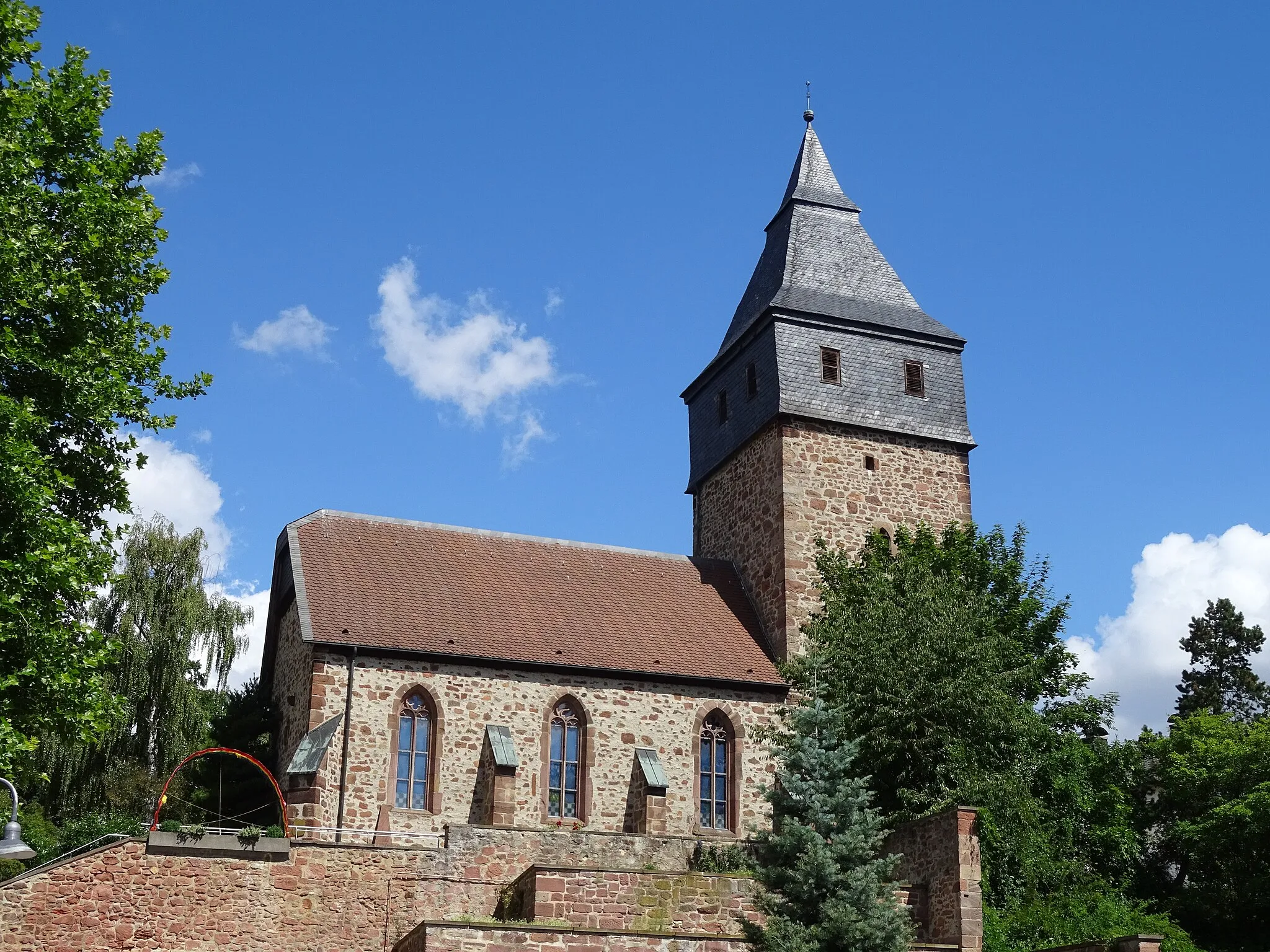 Photo showing: Kirchengebäude