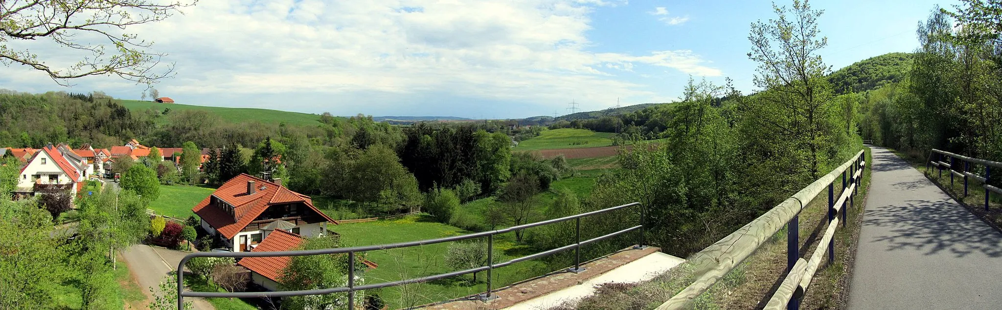 Photo showing: Germany / Hesse: Cycle Way "Ederseebahn-Radweg": view dowen to village "buhlen"