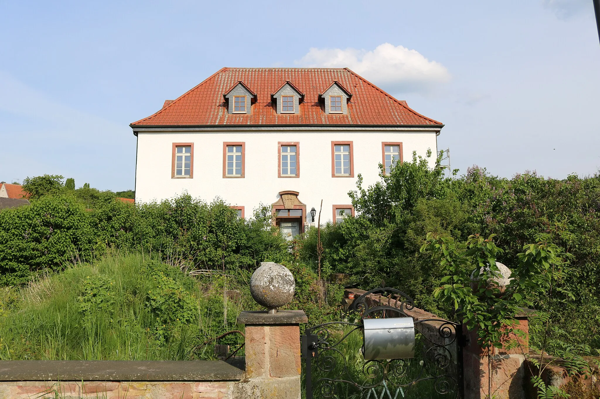 Photo showing: Frontanschicht des Jagdschlosses (von Westen)