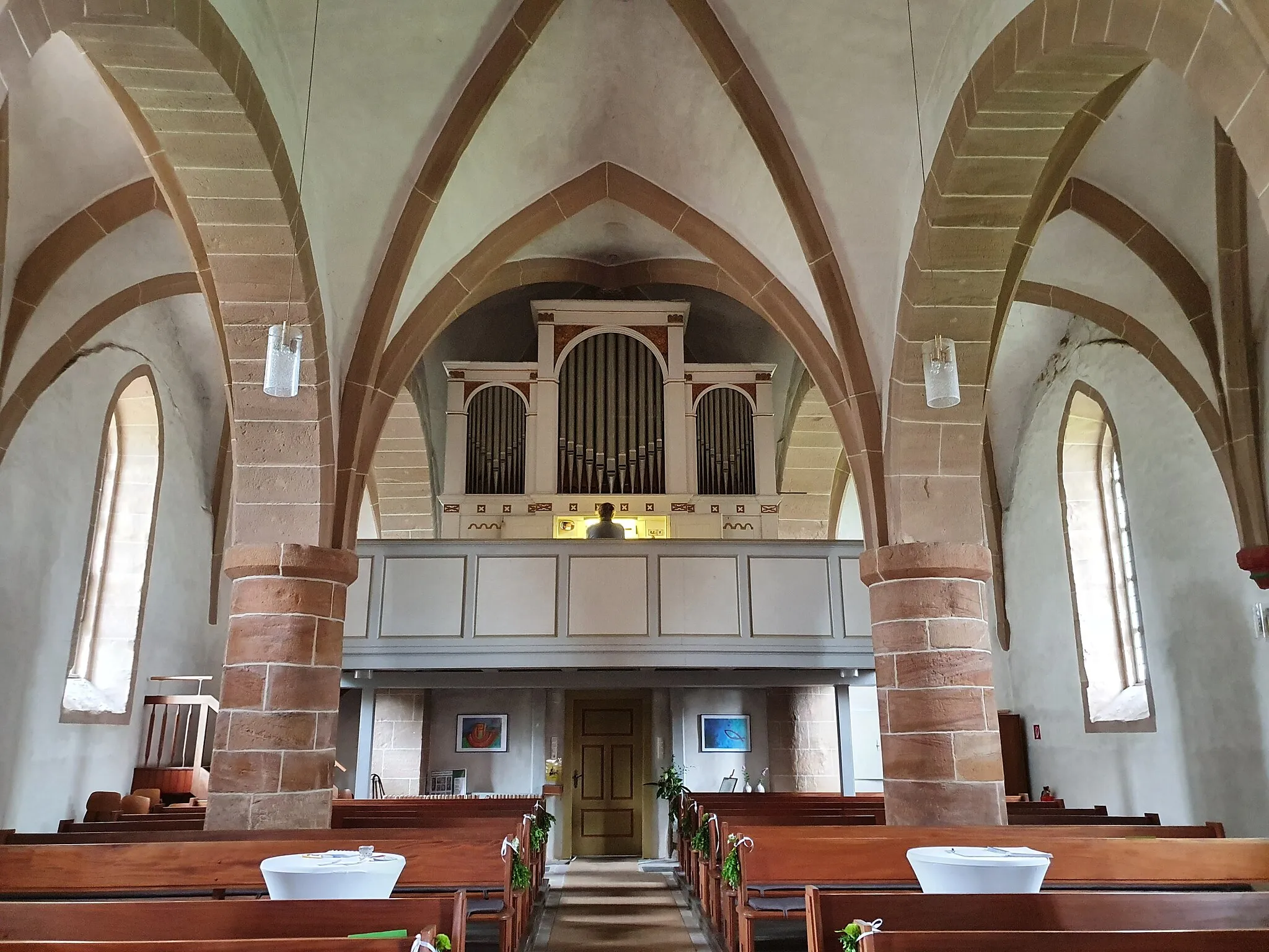 Photo showing: Dieses Bild zeigt die Friedrich Martin-Orgel der evangelischen Kirche St. Peter und Paul zu Freienhagen.