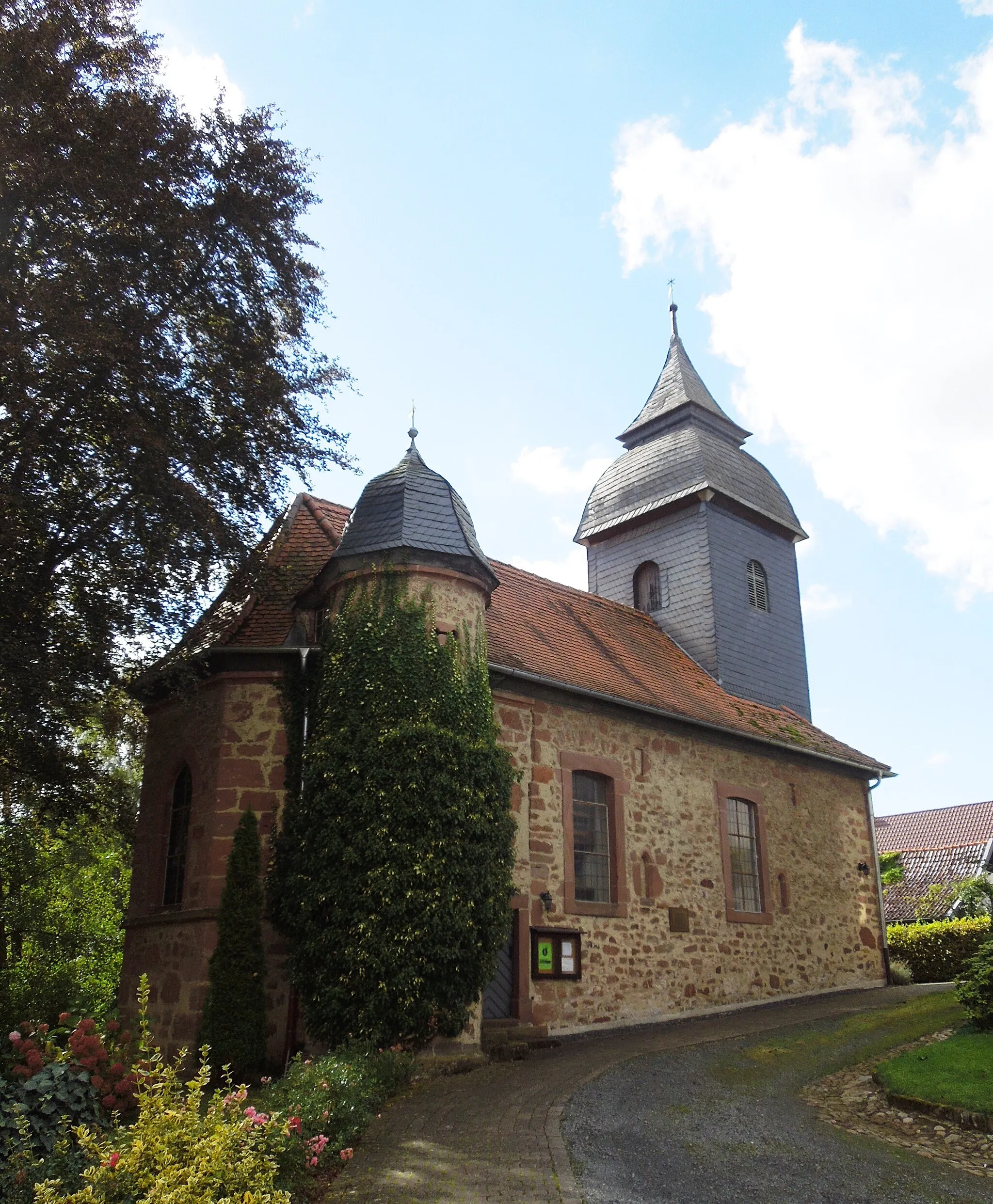 Photo showing: Die Kirche in Bischhausen