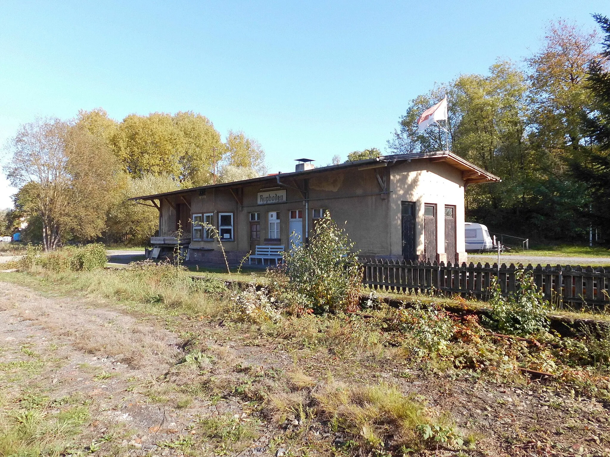 Photo showing: Bahnhof Zeitlofs-Rupboden an der aufgelassenen Bahnstrecke Jossa–Wildflecken.