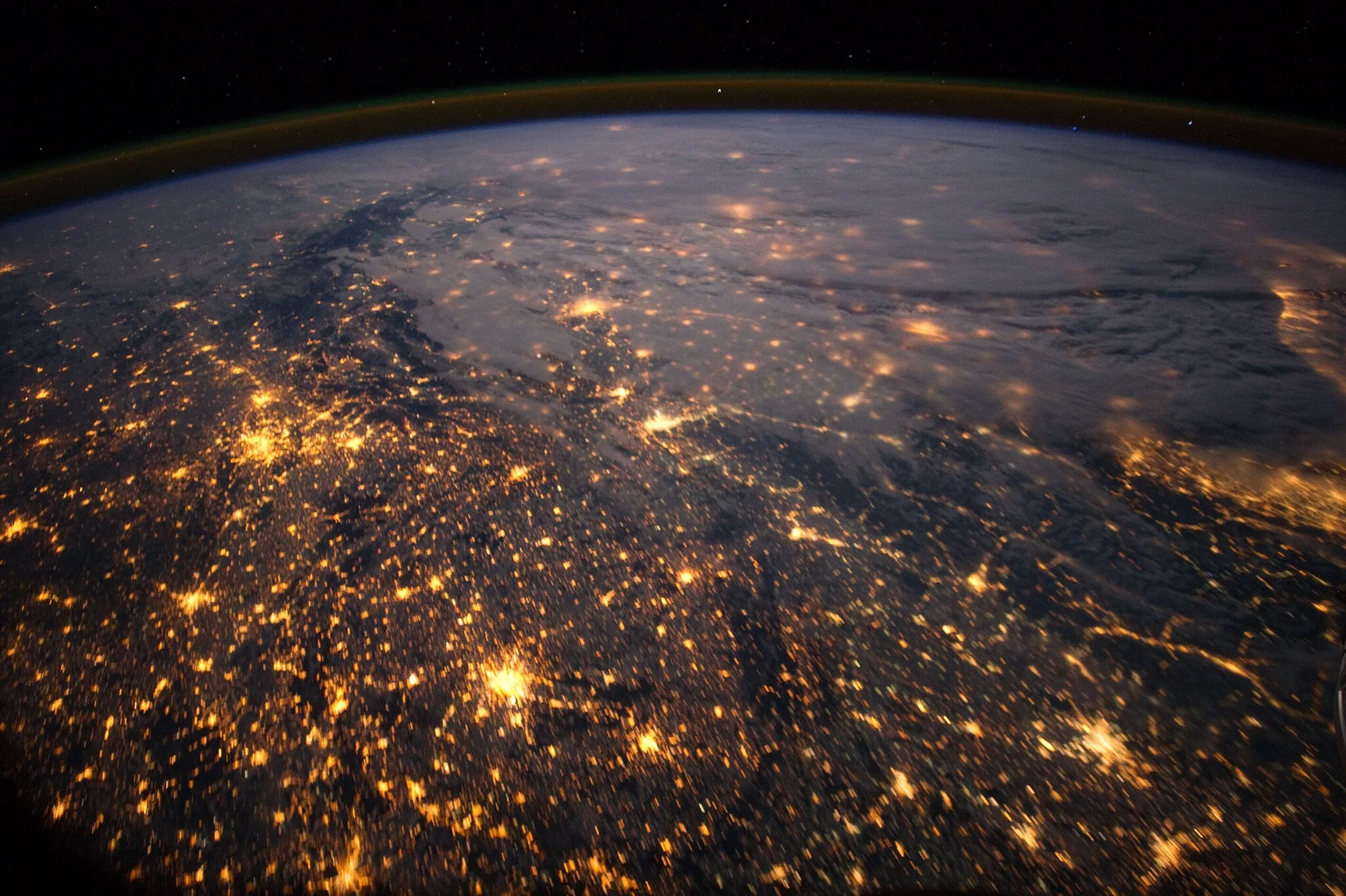 Photo showing: View of Earth taken during ISS Expedition 30.