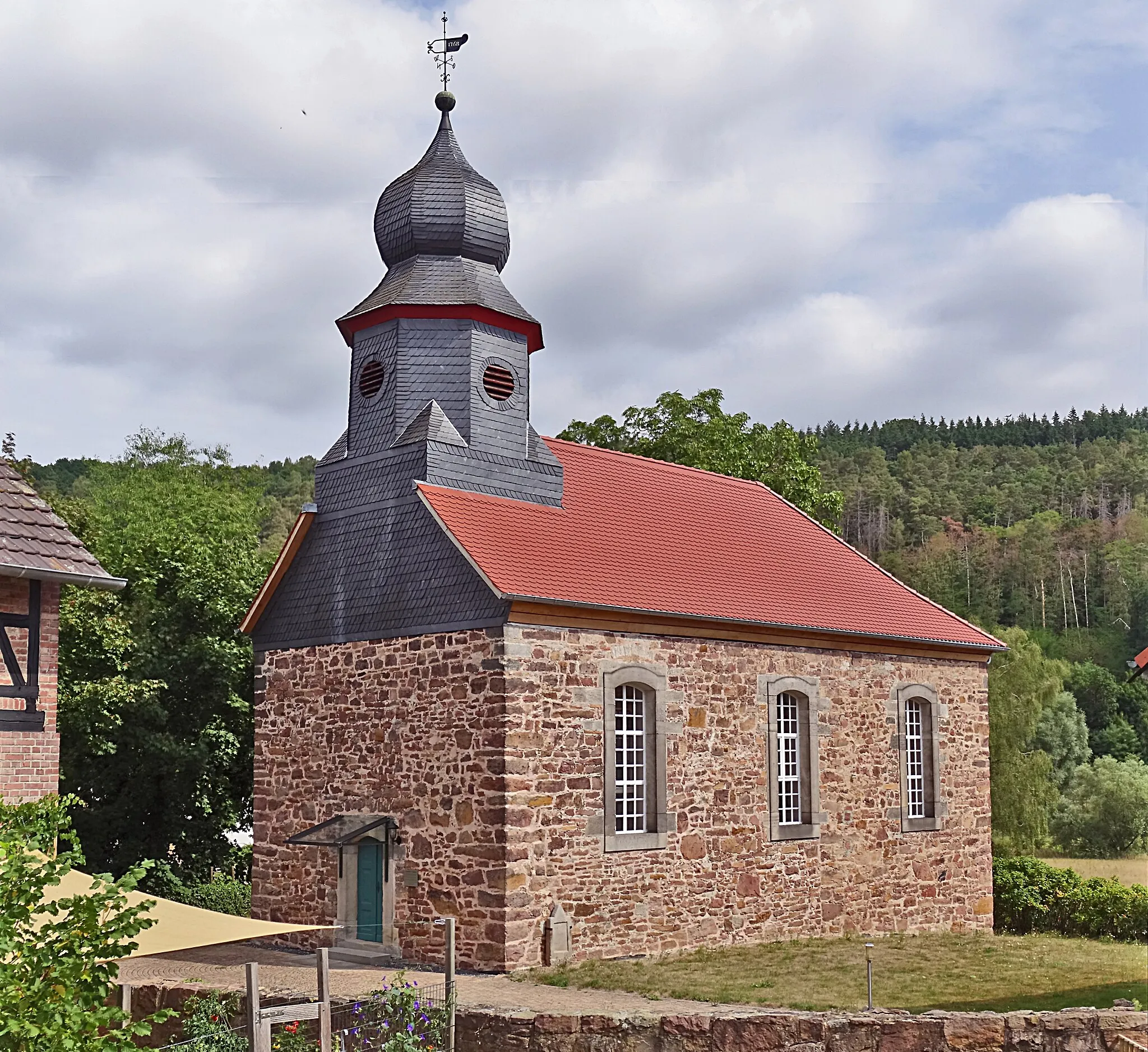 Photo showing: Dorfkirche St. Lullus Grebenau (Guxhagen) von Südwesten
