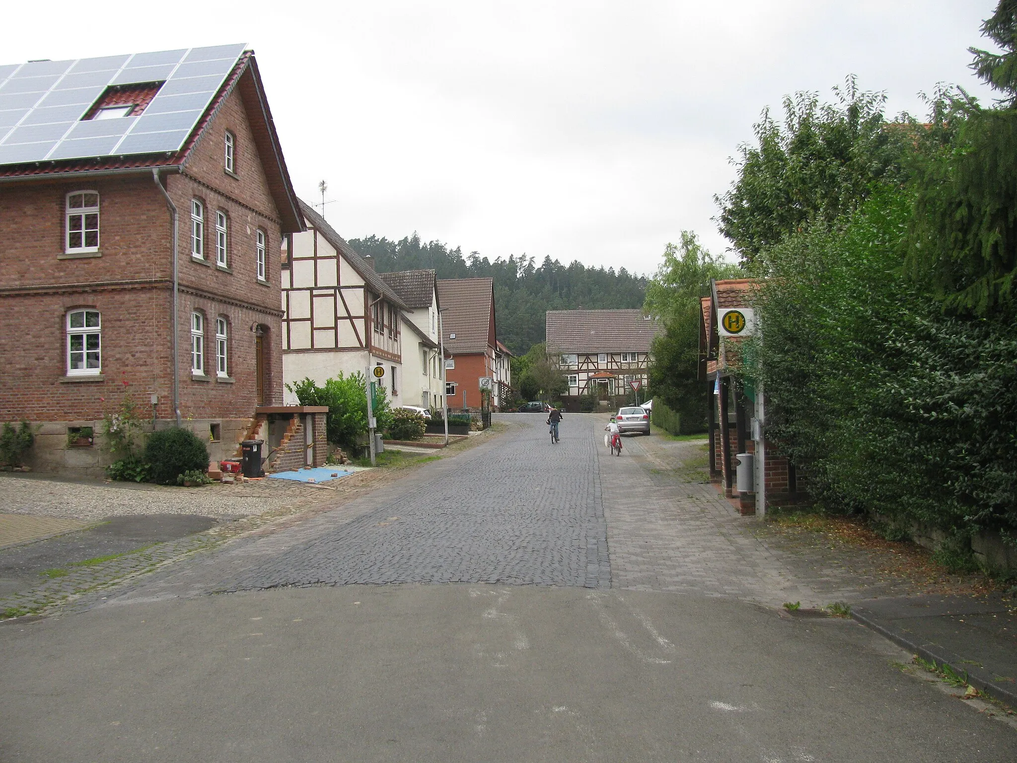 Photo showing: die Bushaltestelle Mitte in Wolfhagen-Nothfelden