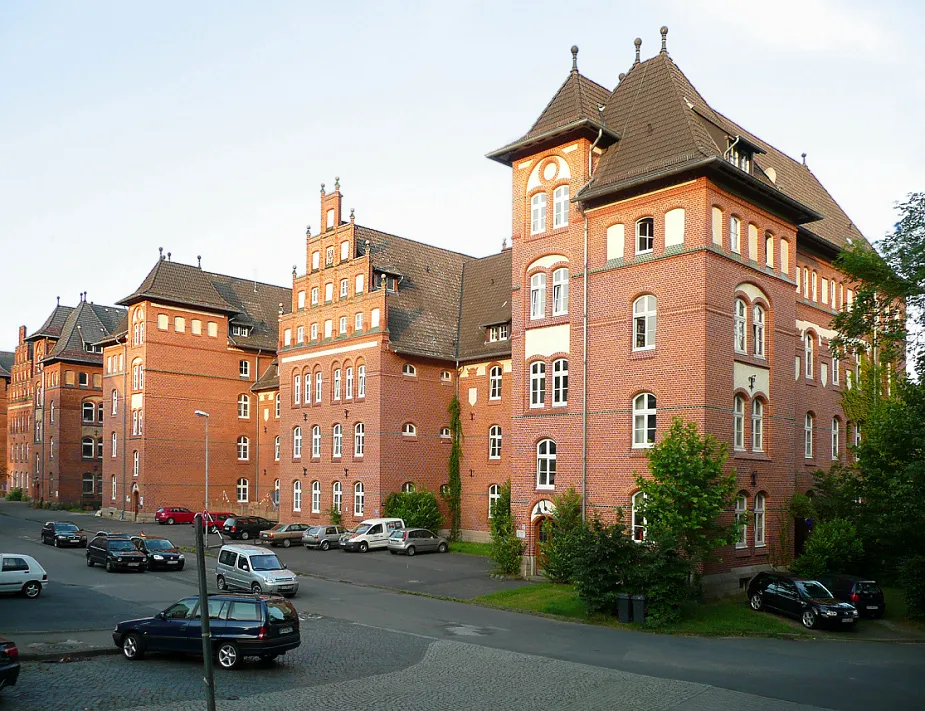 Photo showing: Hof der ehemaligen Kurhessen Kaserne Hann. Münden