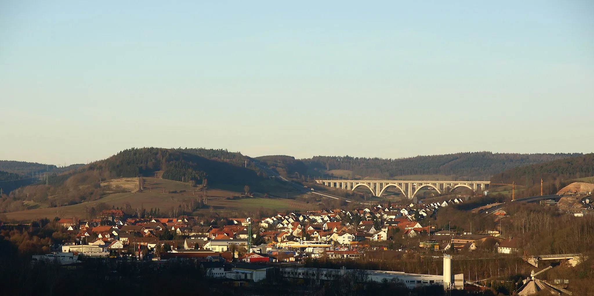 Photo showing: Kirchheim in Hesse, Germany with Autobahn 7 and railway bridge of the High-speed railway Hannover–Würzburg