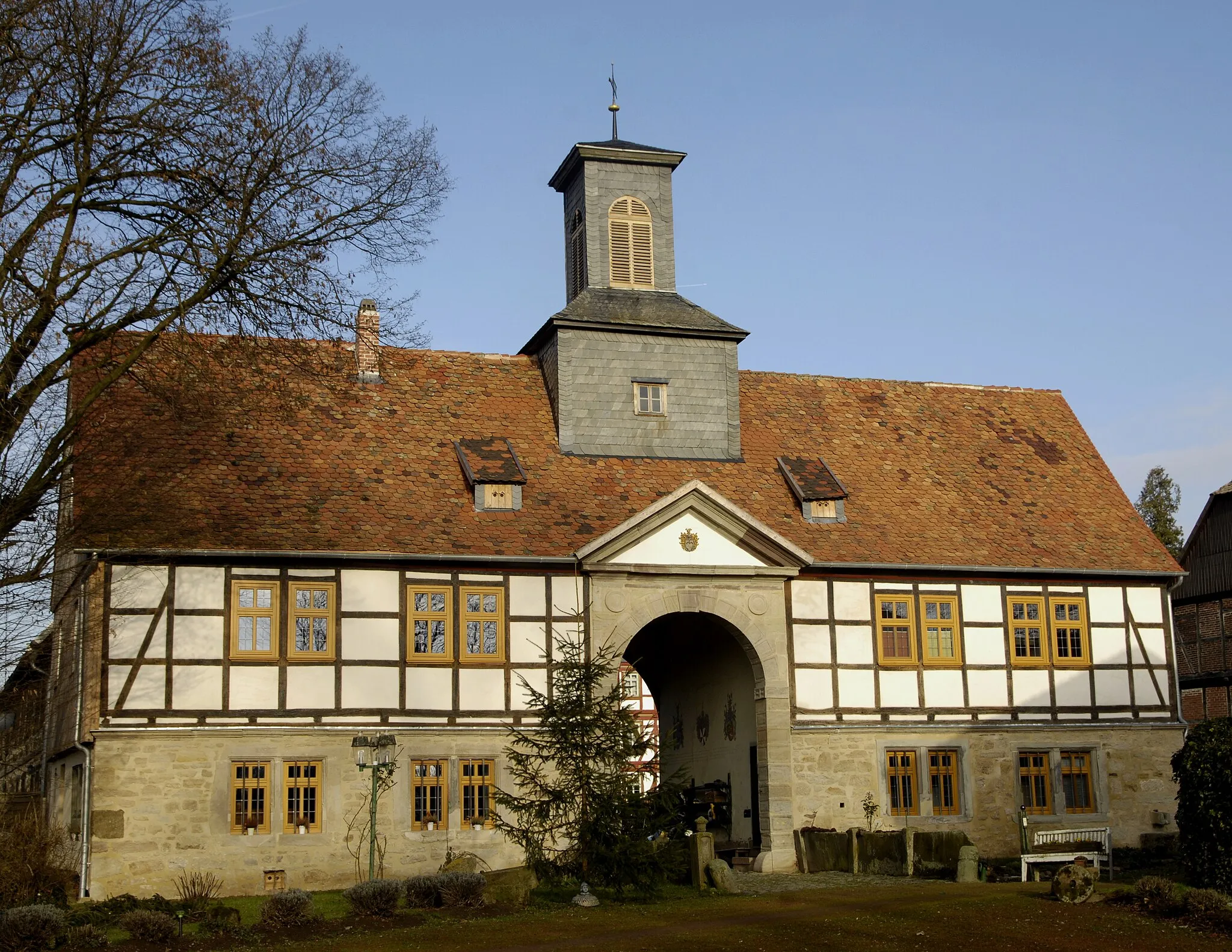 Photo showing: Gut Bodenhausen, Torhaus